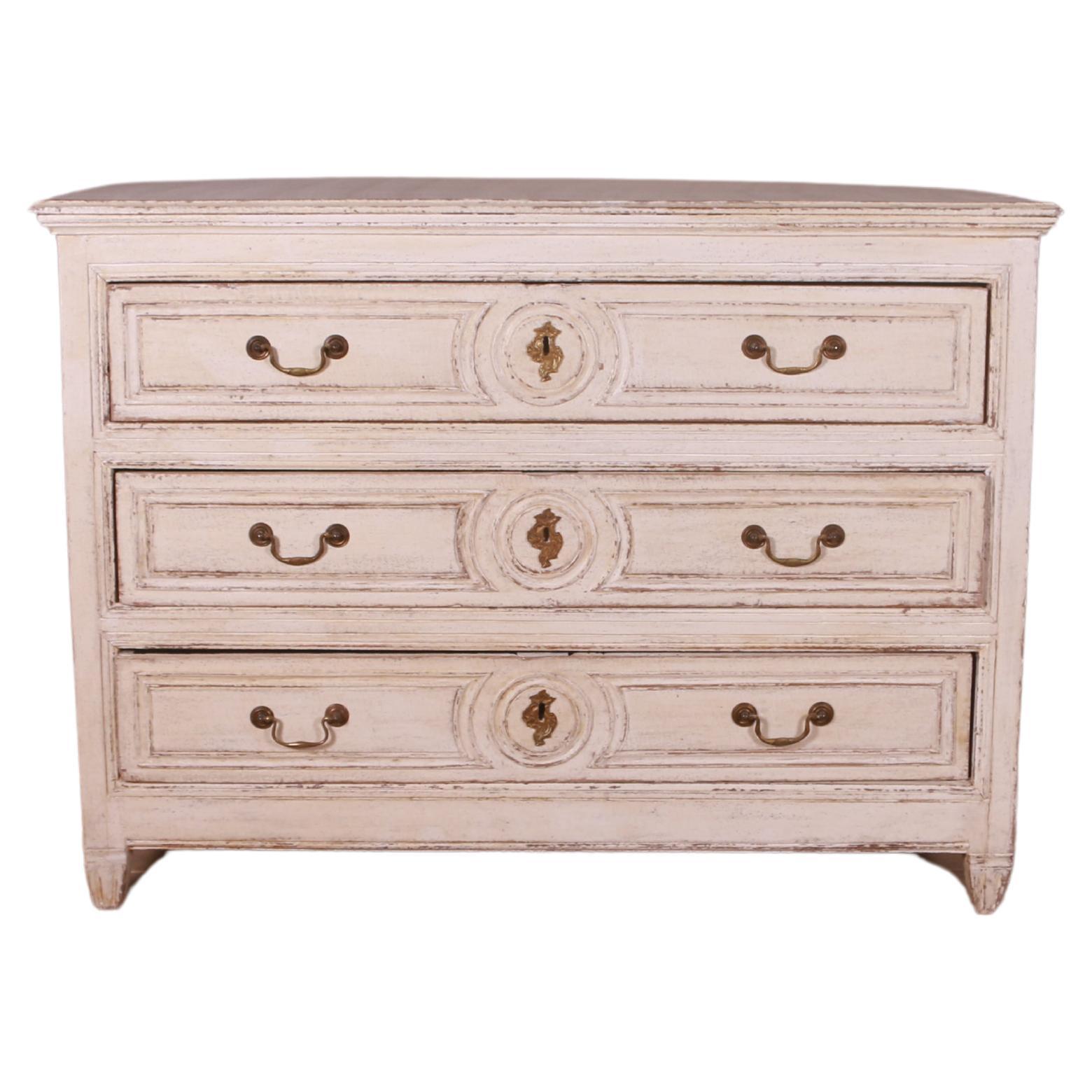 Belgian 1820s Cream Off white Painted Oak Commode with Three Drawers For Sale
