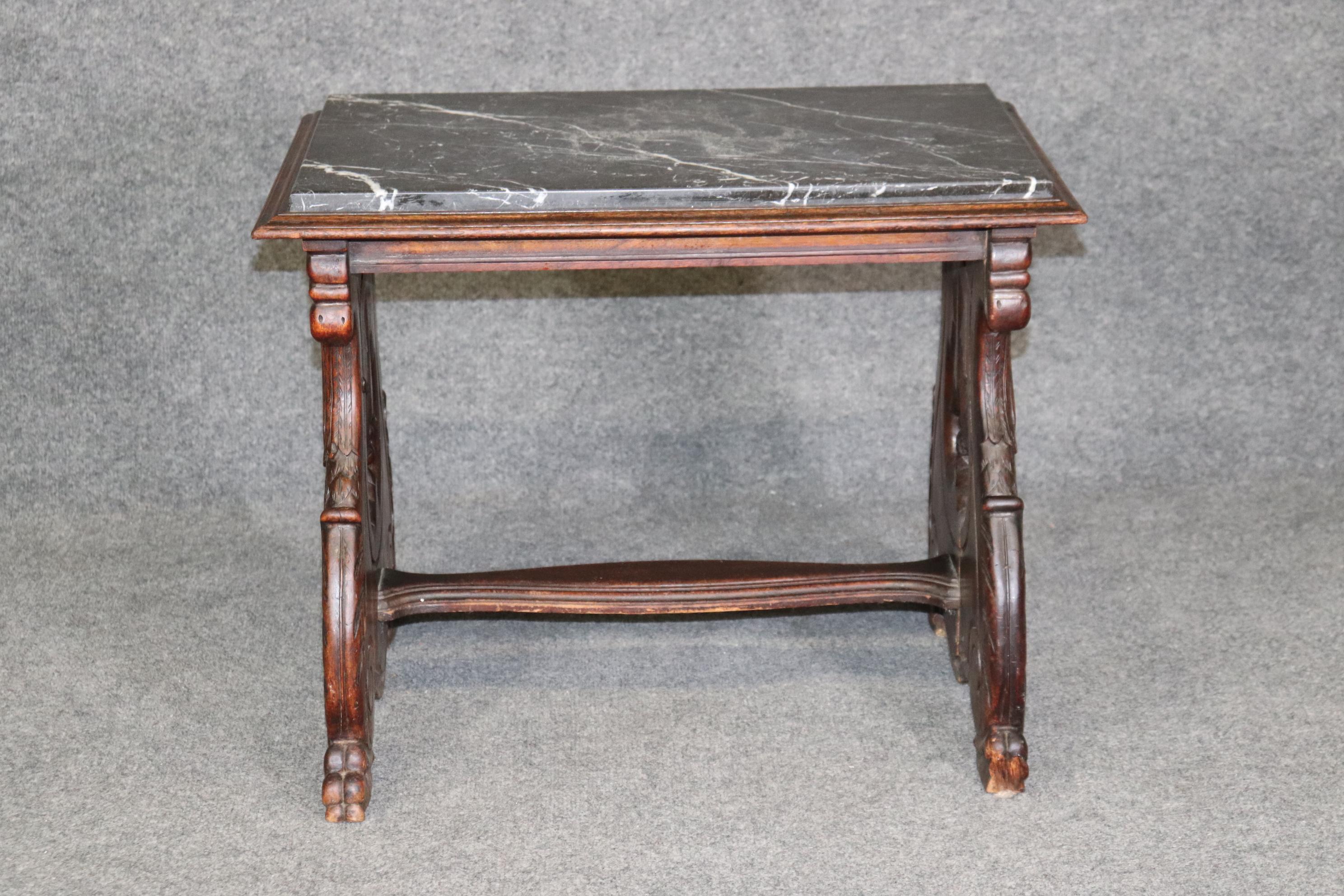 Belgian Antique 19th Century Marble Top Carved Accent Table, Coffee Table In Good Condition For Sale In Swedesboro, NJ