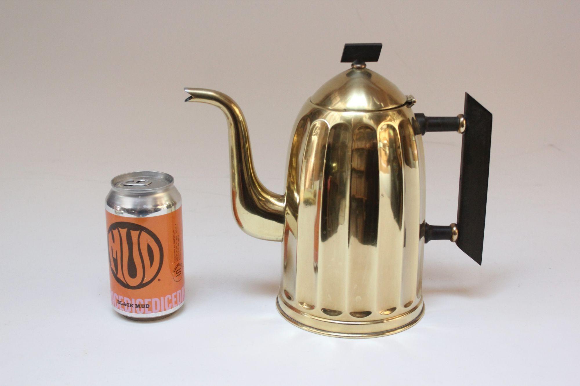 Belgian Art Deco Brass and Bakelite Fluted Teapot / Coffee Pot by Demeyere For Sale 4