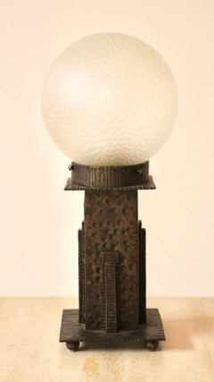 Lampe de table Art déco belge en fer martelé, dans le style d'Edgard Brandt, années 1930