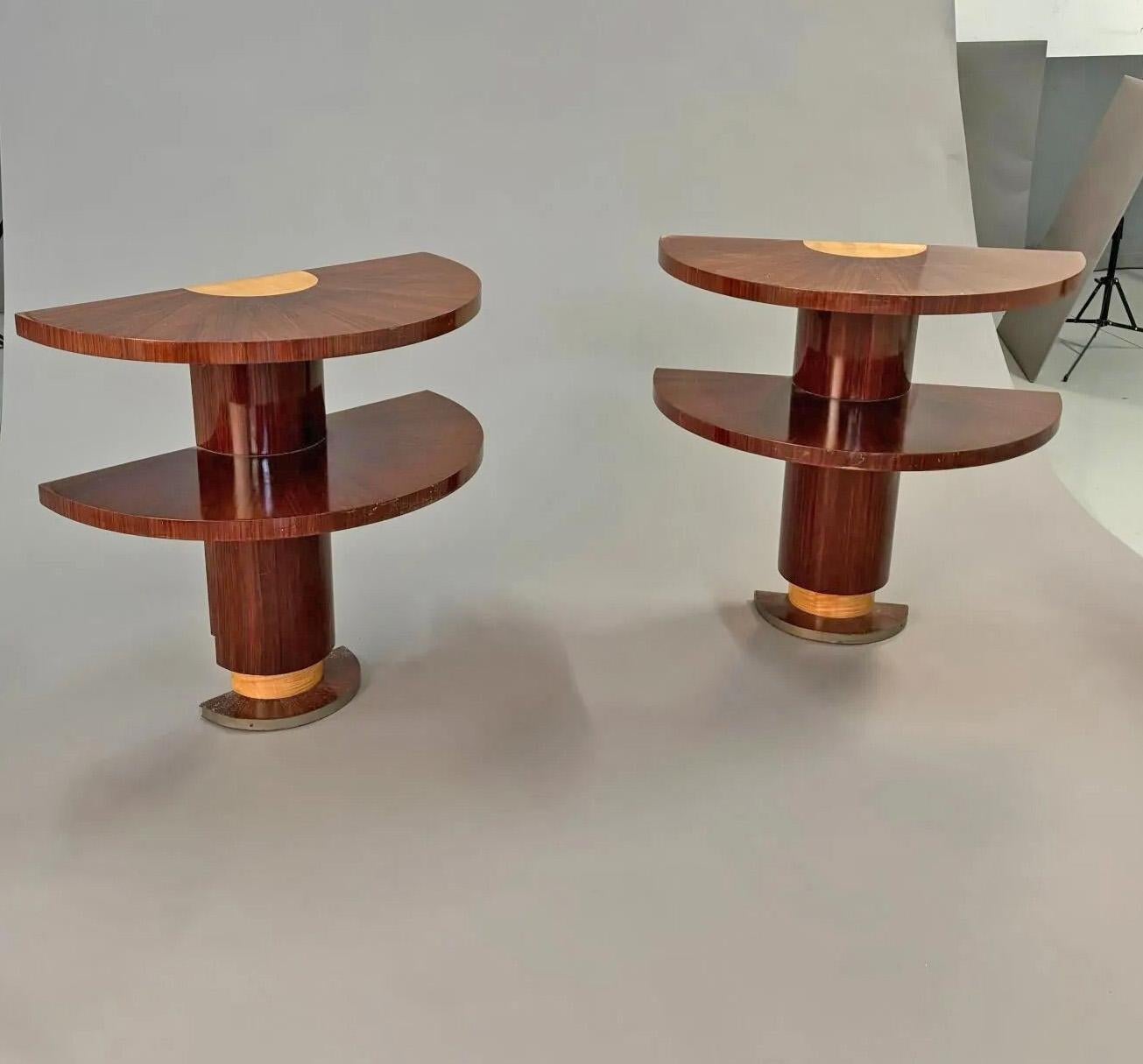 Belgian art deco work circa 1930, pair of art deco period console circa 1930 In Excellent Condition For Sale In Saint-Ouen, FR