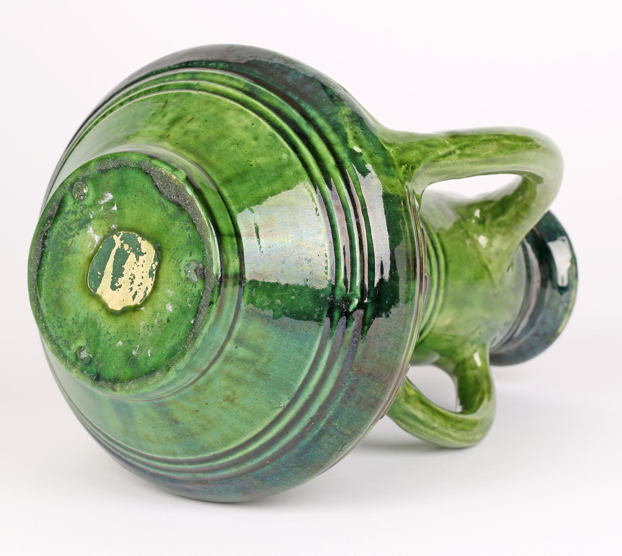 Belgische grün glasierte Jugendstilvase aus Keramik mit vier Griffen aus Belgien im Angebot 5