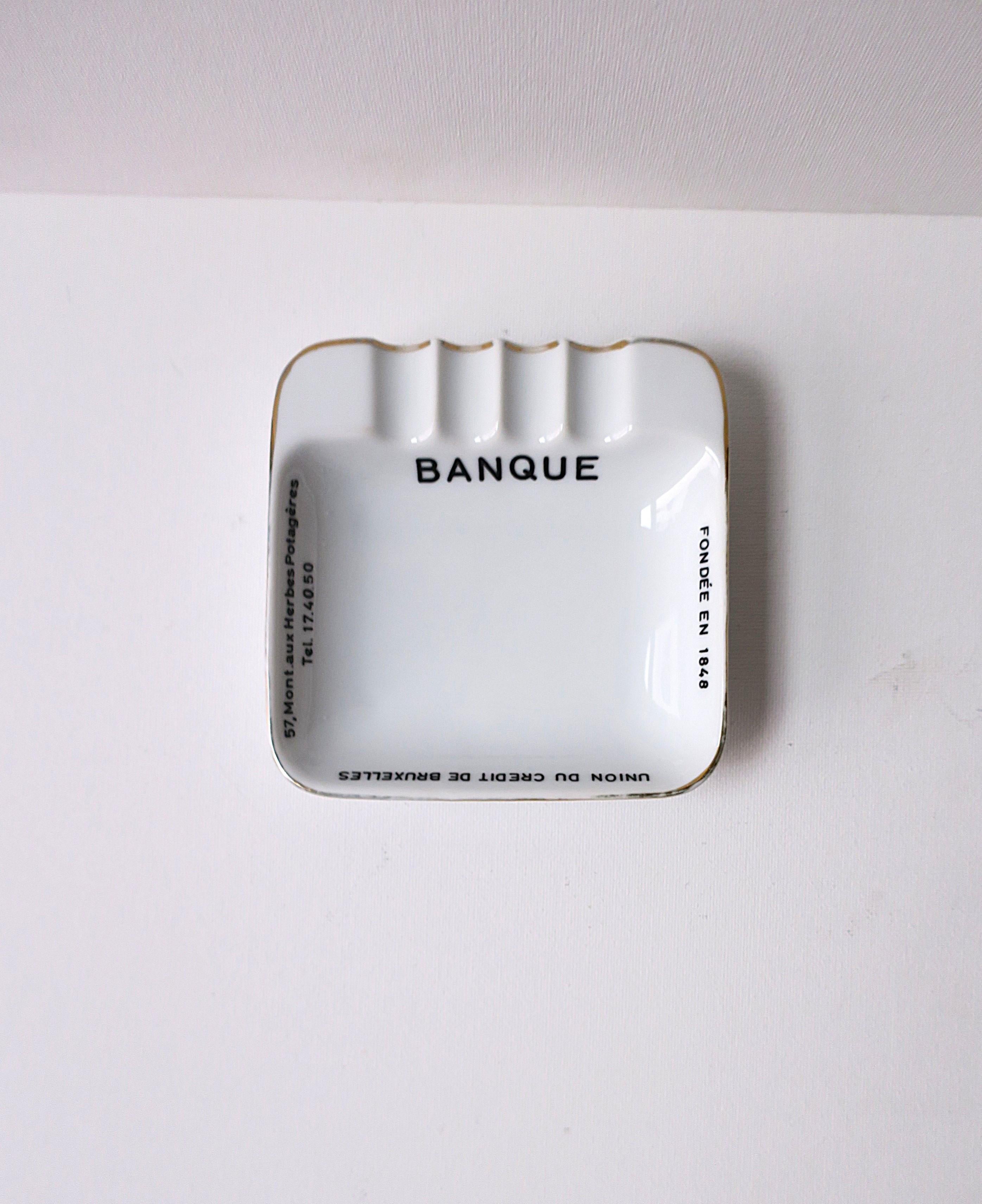 Cenicero belga de porcelana blanca 
