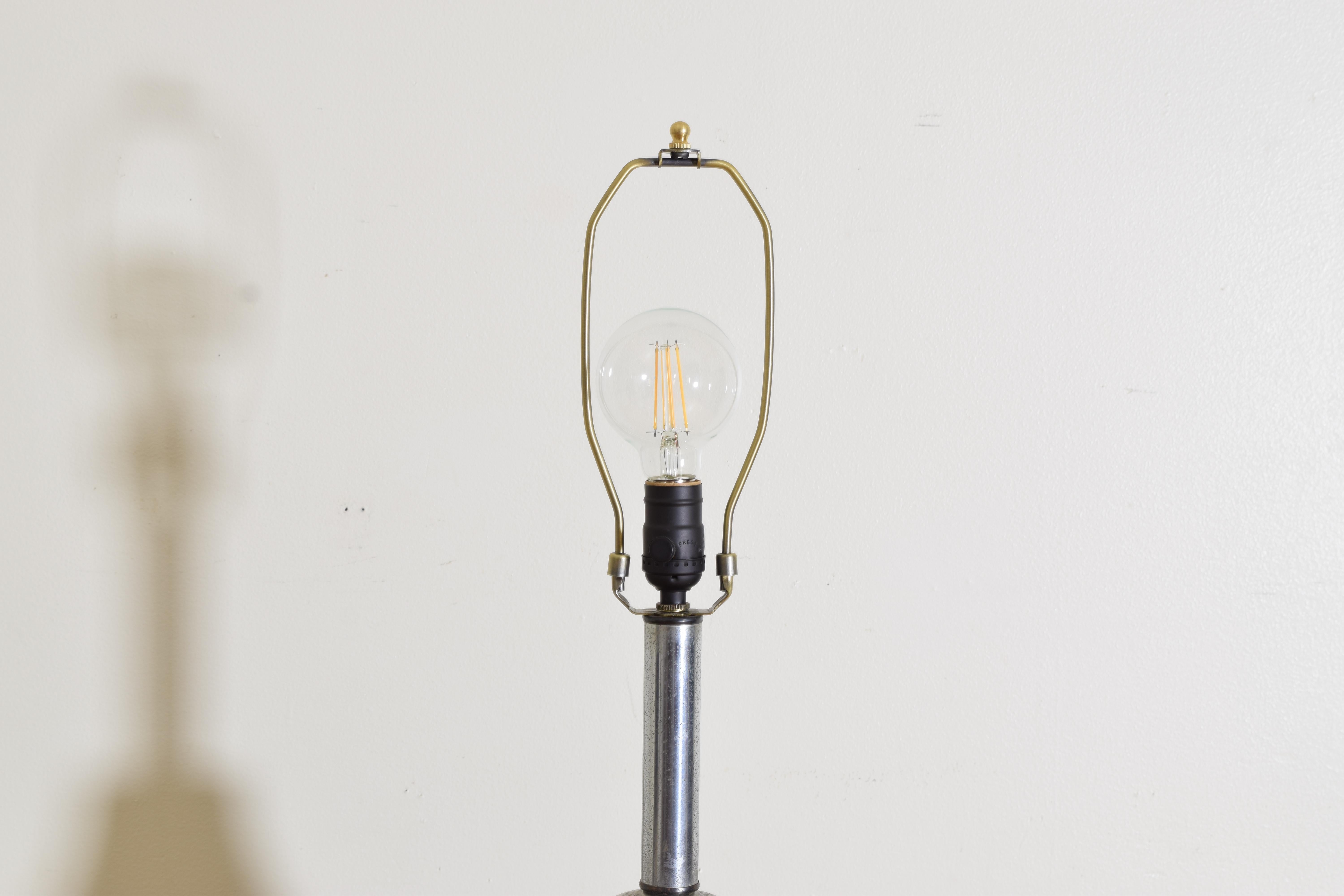20ième siècle Lampe belge en verre soufflé en vente