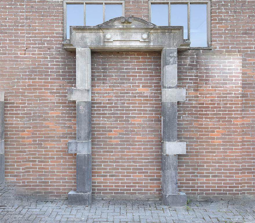 Belgian bluestone porch 19th Century In Fair Condition For Sale In Udenhout, NL