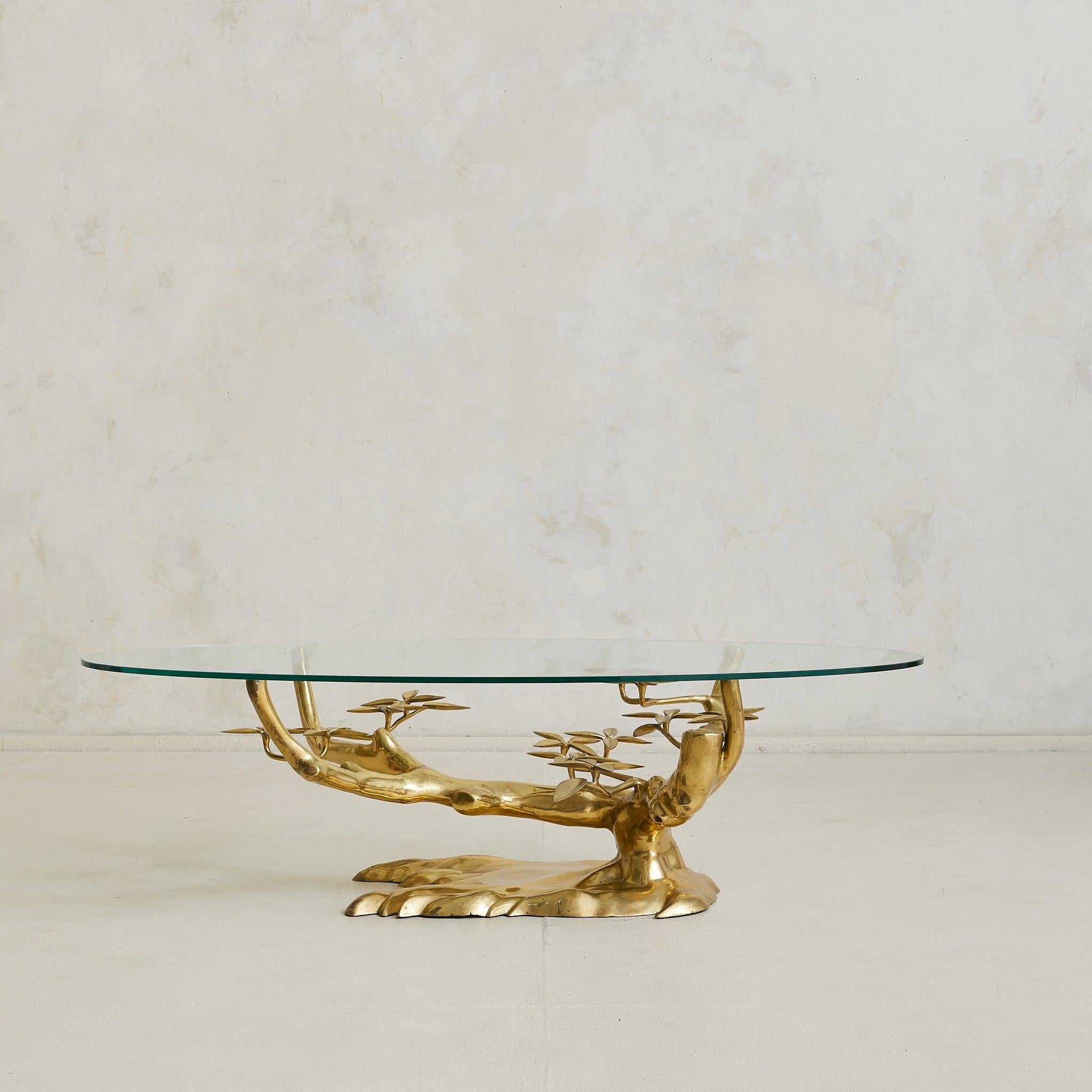 Belgian Brass Bonsai Coffee Table with Oval Glass Top by Willy Daro, 1970s (Belgisch) im Angebot
