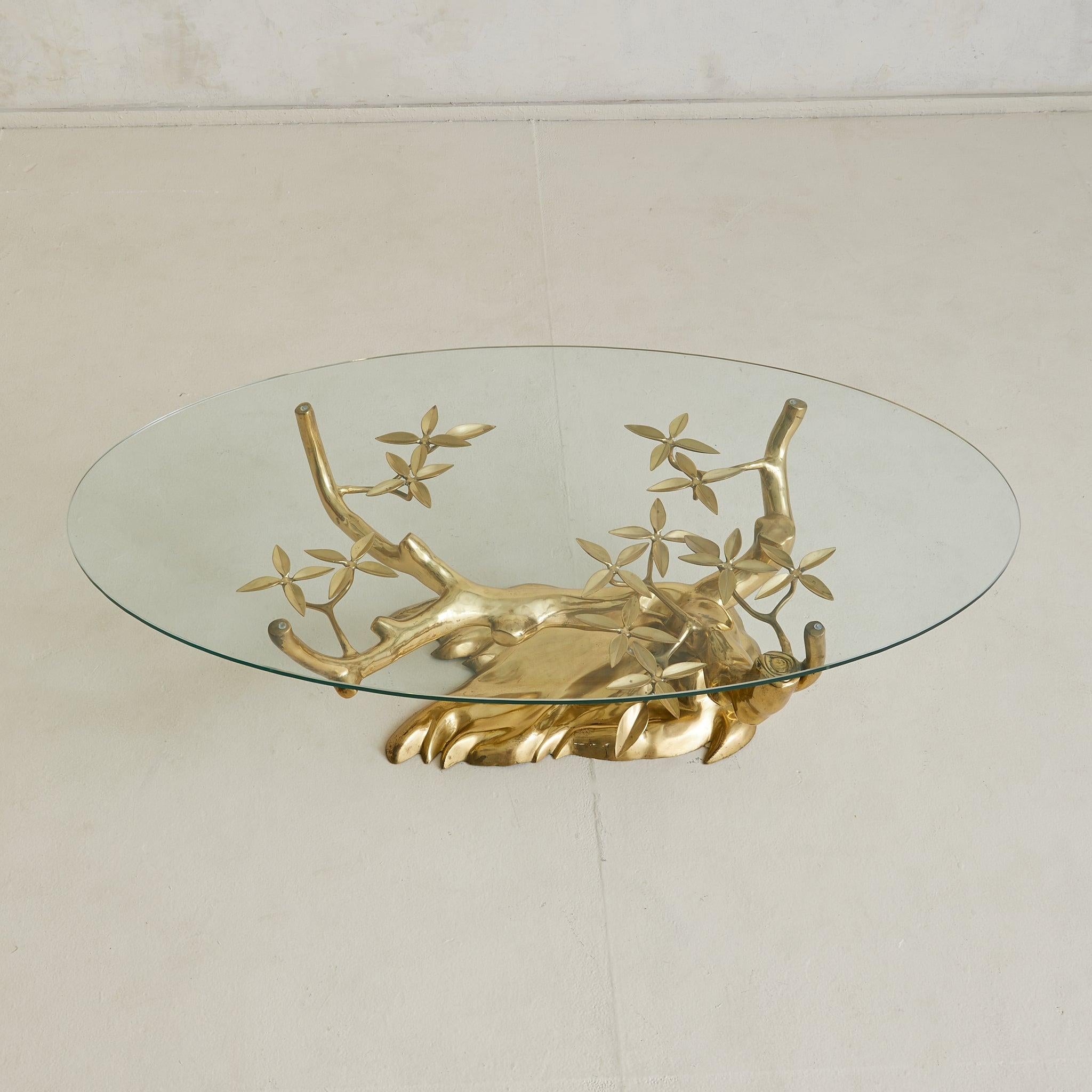 Belgian Brass Bonsai Coffee Table with Oval Glass Top by Willy Daro, 1970s im Zustand „Gut“ im Angebot in Chicago, IL