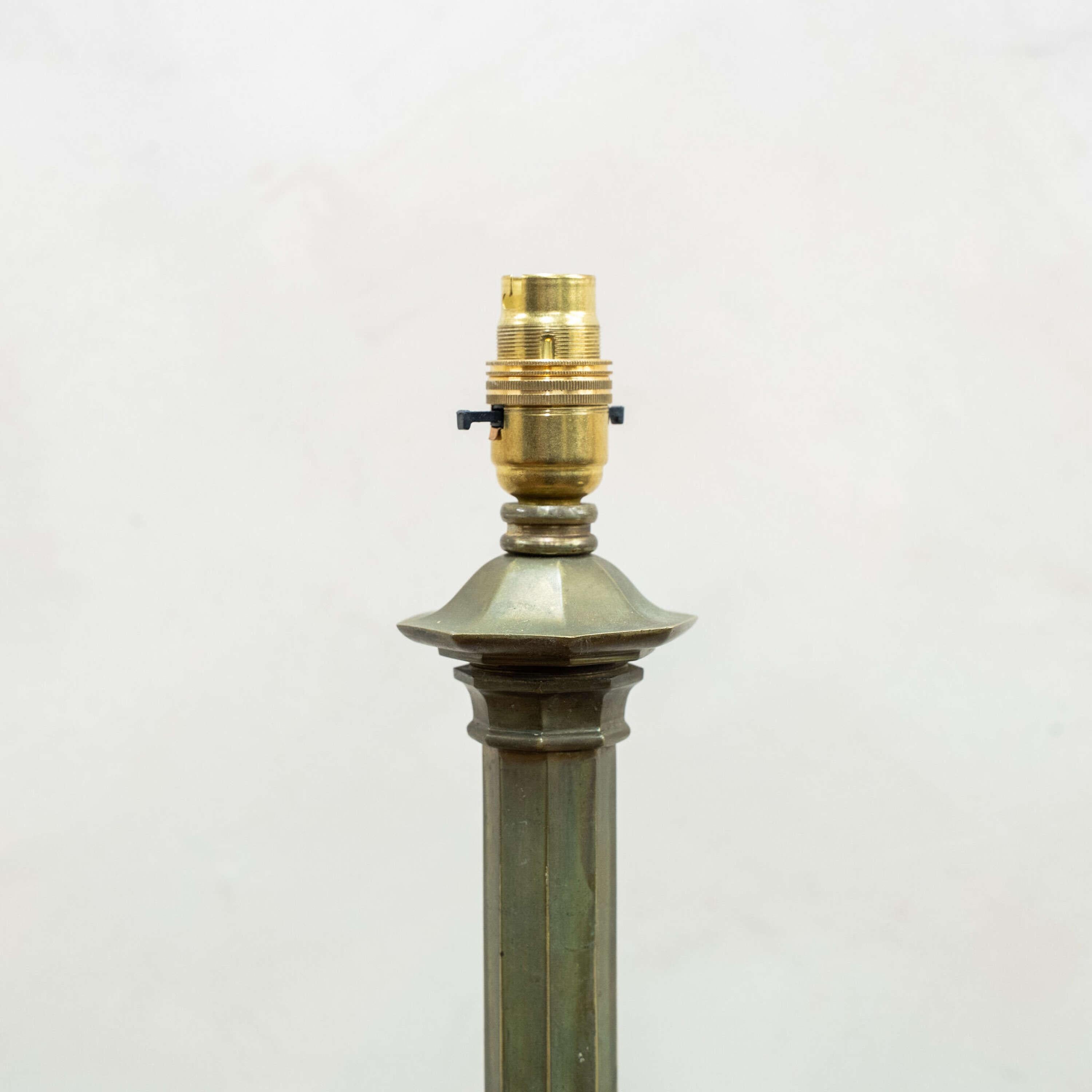Lampada da terra in ottone belga in vendita 2