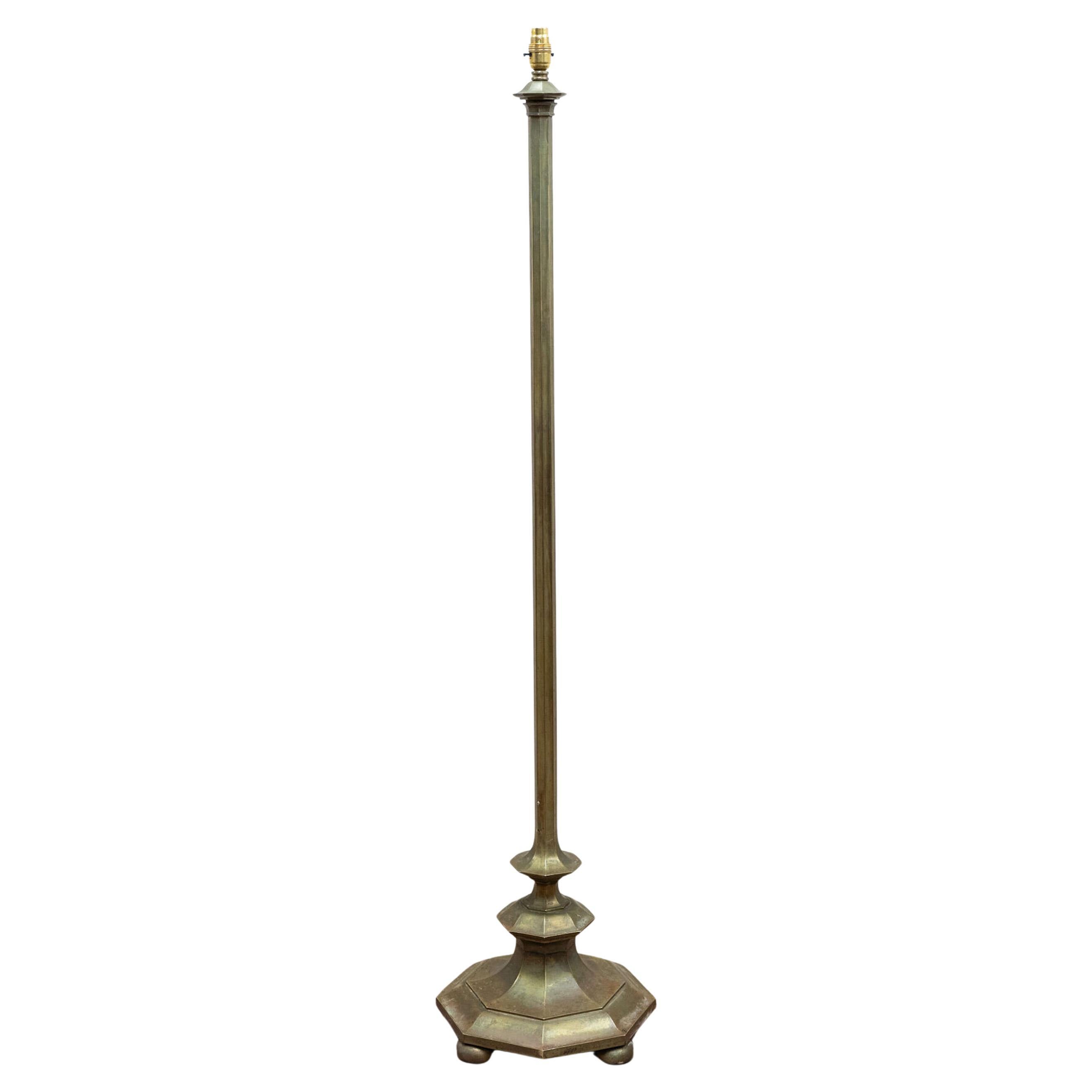 Lampada da terra in ottone belga in vendita