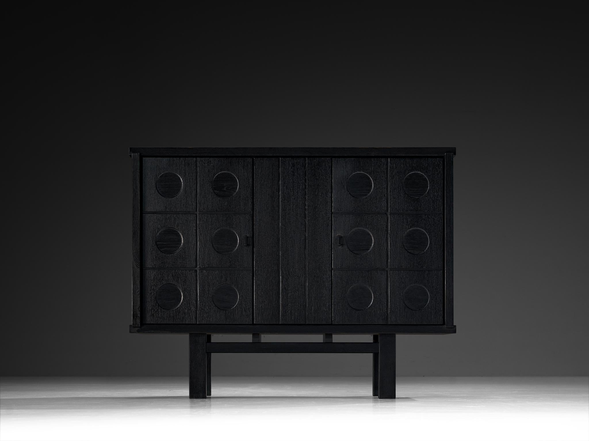 Armoire belge brutaliste en Oak Oak laqué noir en vente 1