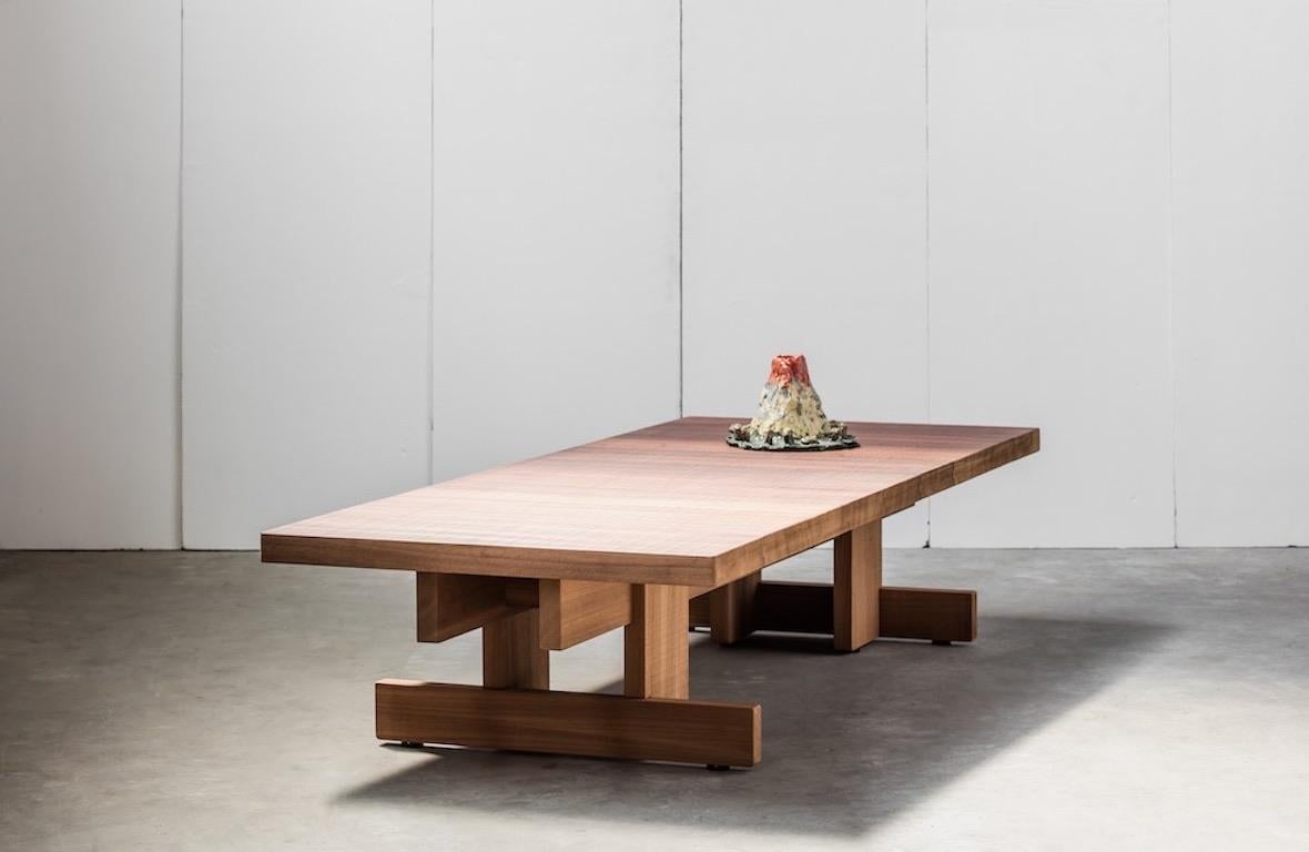 XXIe siècle et contemporain Table basse brutaliste belge en bois massif d' Ayous de 99 pouces en vente