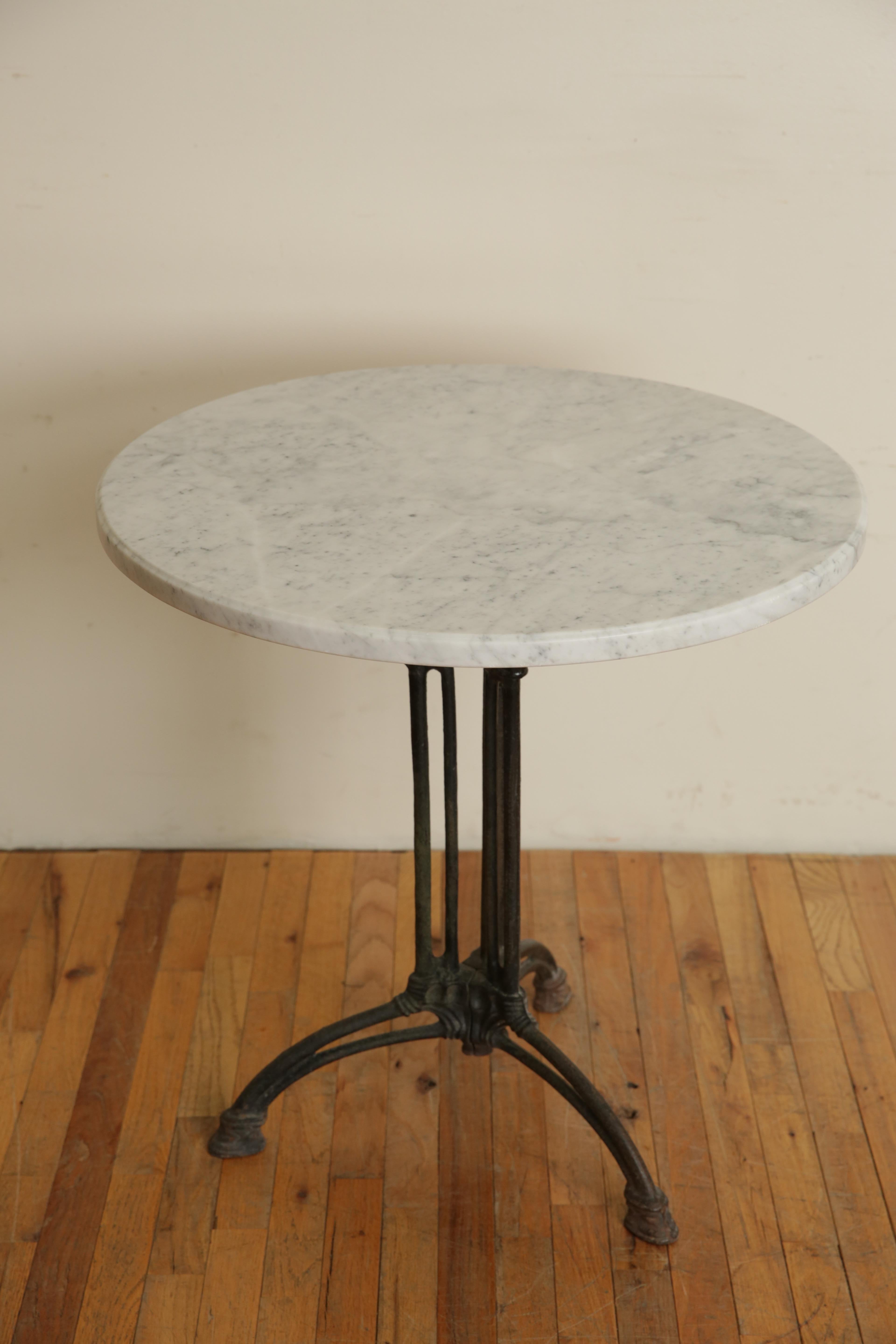 Belgian Cast Iron and Marble Top Garden/Bistro Table, 1st quarter 20th century In Good Condition In Atlanta, GA