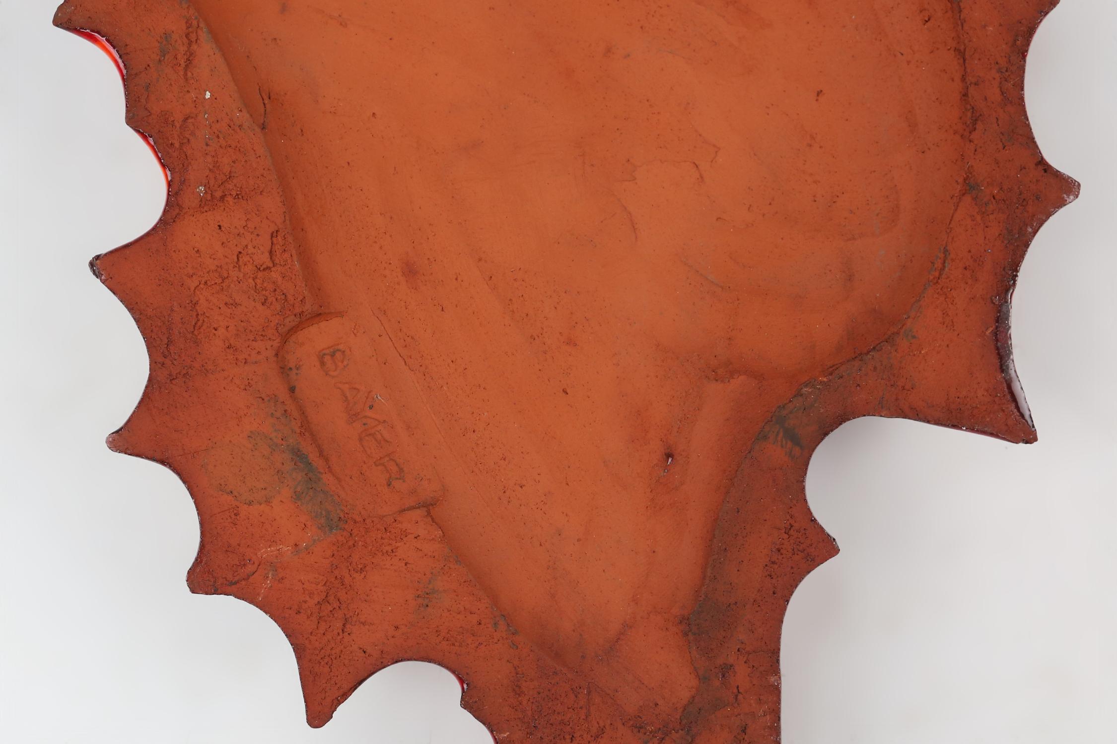 Placa de cerámica belga roja Caballito de mar de André Bayer, años 60 en venta 1
