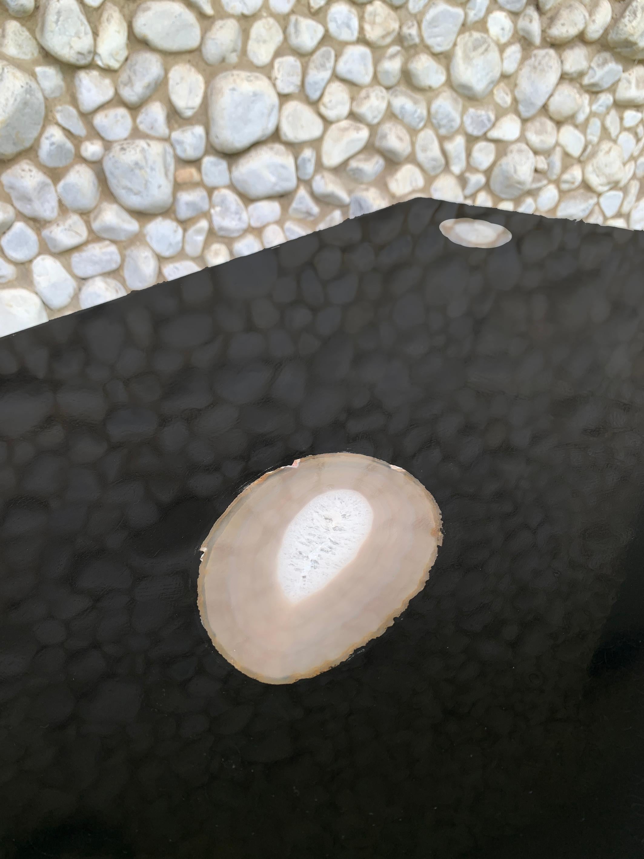 Belgian Coffee Table in Black Resin and Agate Stones, 1970s In Good Condition For Sale In Vorst, BE