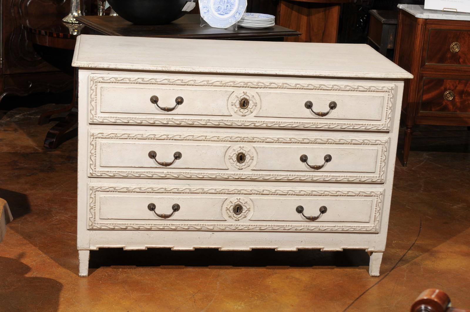 Belgian Directoire Style Painted Three-Drawer Commode with Wavy Patterns, 1850s 2