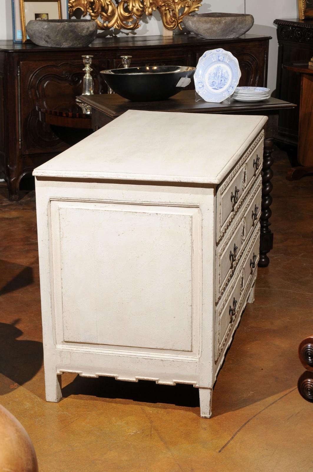 Belgian Directoire Style Painted Three-Drawer Commode with Wavy Patterns, 1850s 3