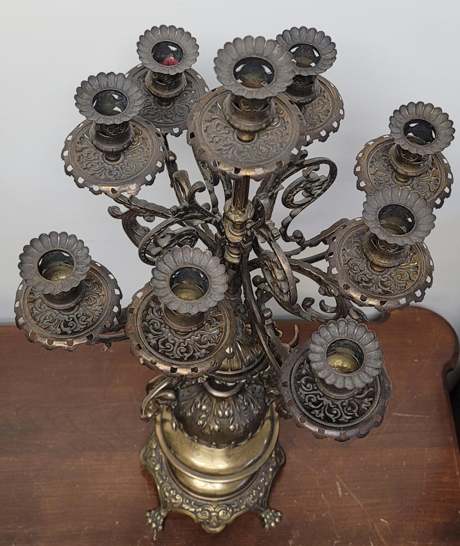 Ensemble de chandeliers Empire belge en métal doré, trois pièces de garniture en vente 5