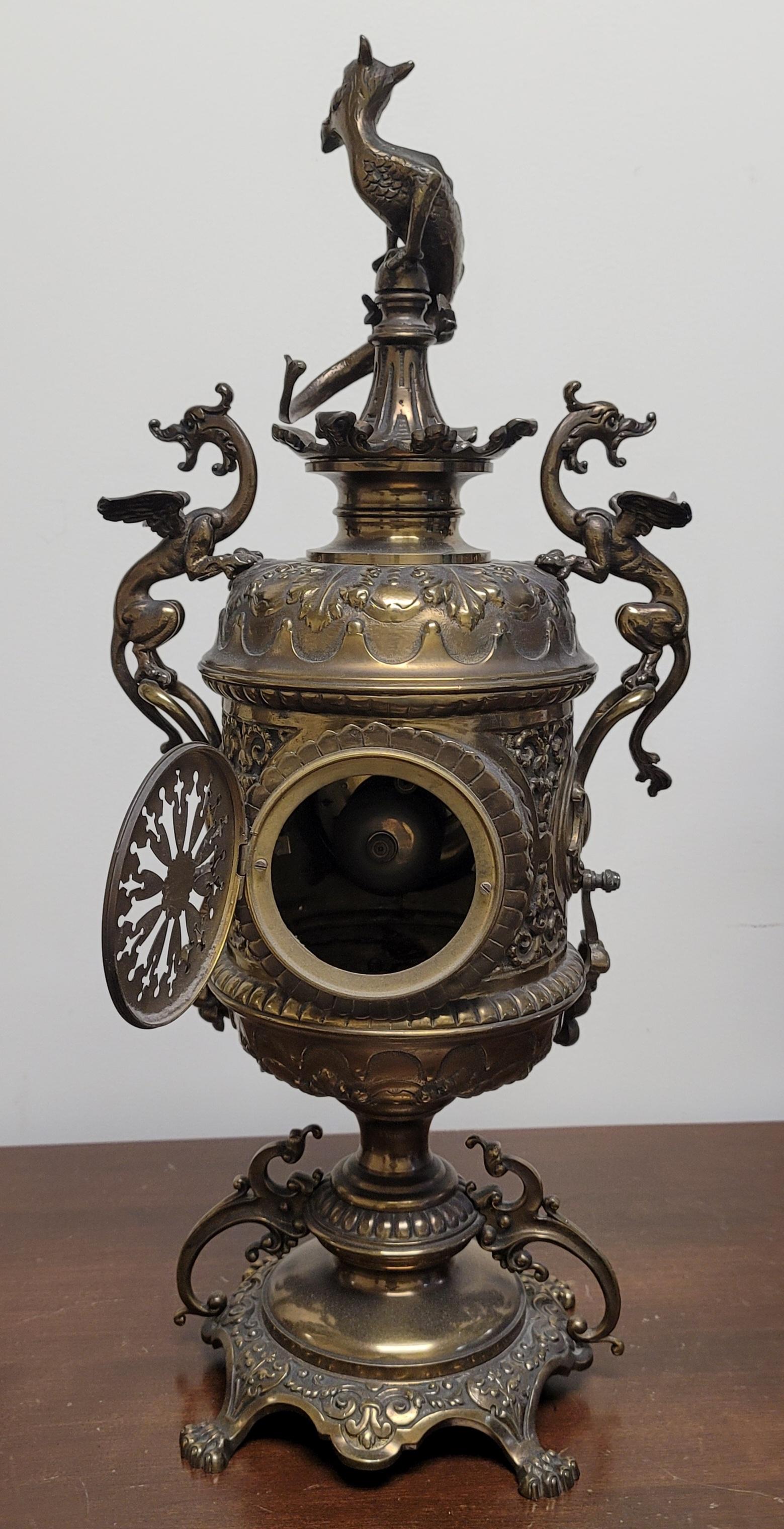 Ensemble de chandeliers Empire belge en métal doré, trois pièces de garniture en vente 8