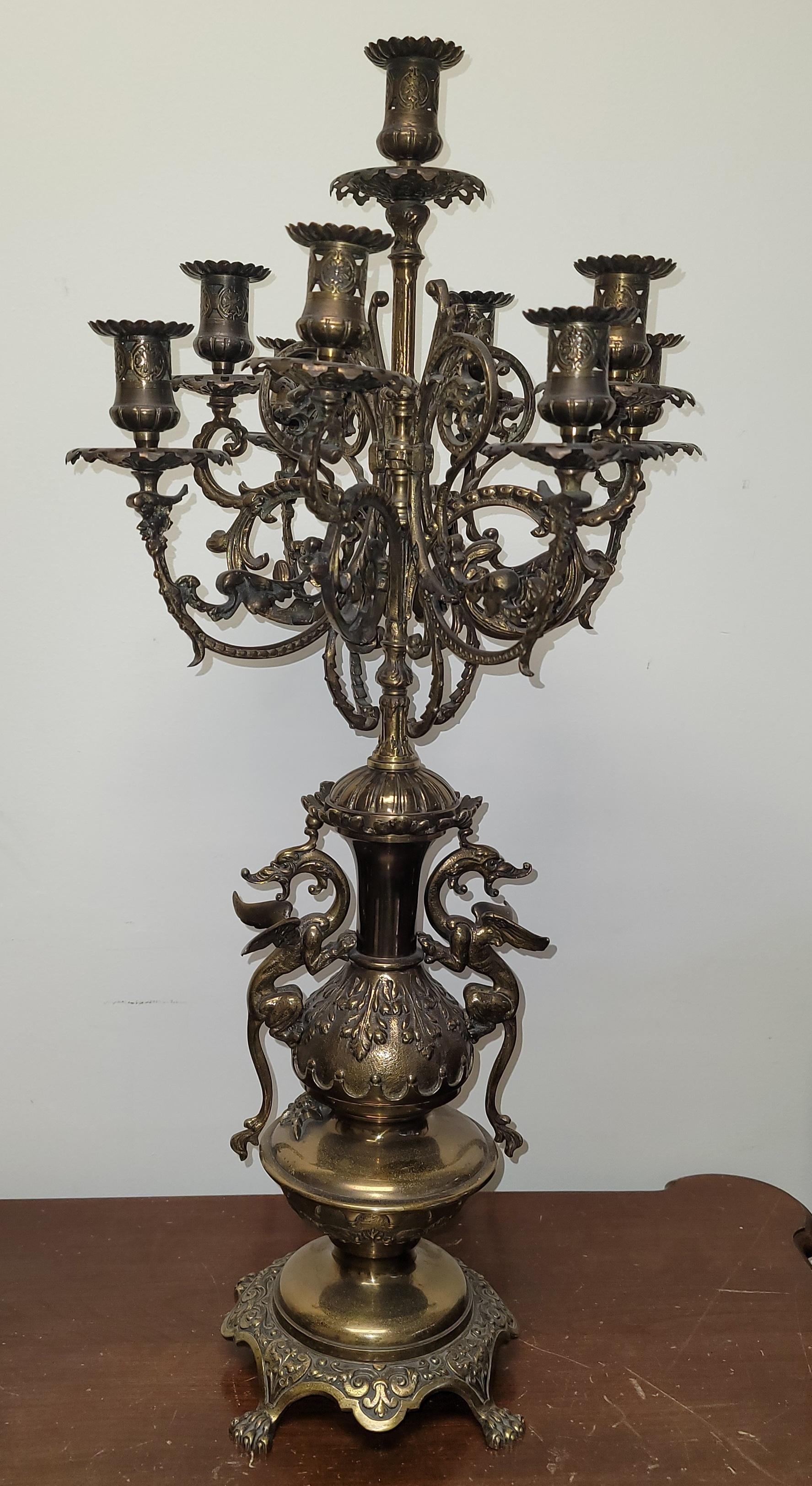 Laiton Ensemble de chandeliers Empire belge en métal doré, trois pièces de garniture en vente