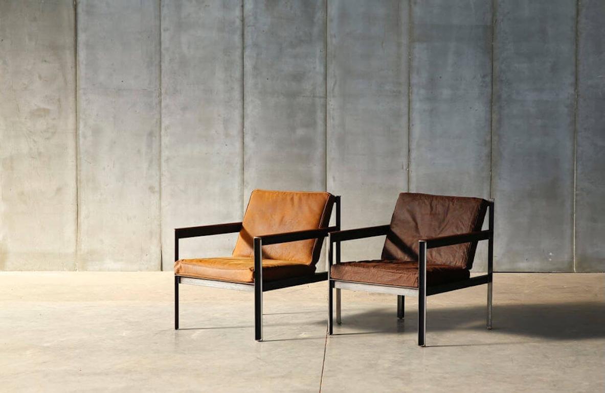 Sillón Cargo belga hecho a mano en lona encerada marrón oscuro en venta 1