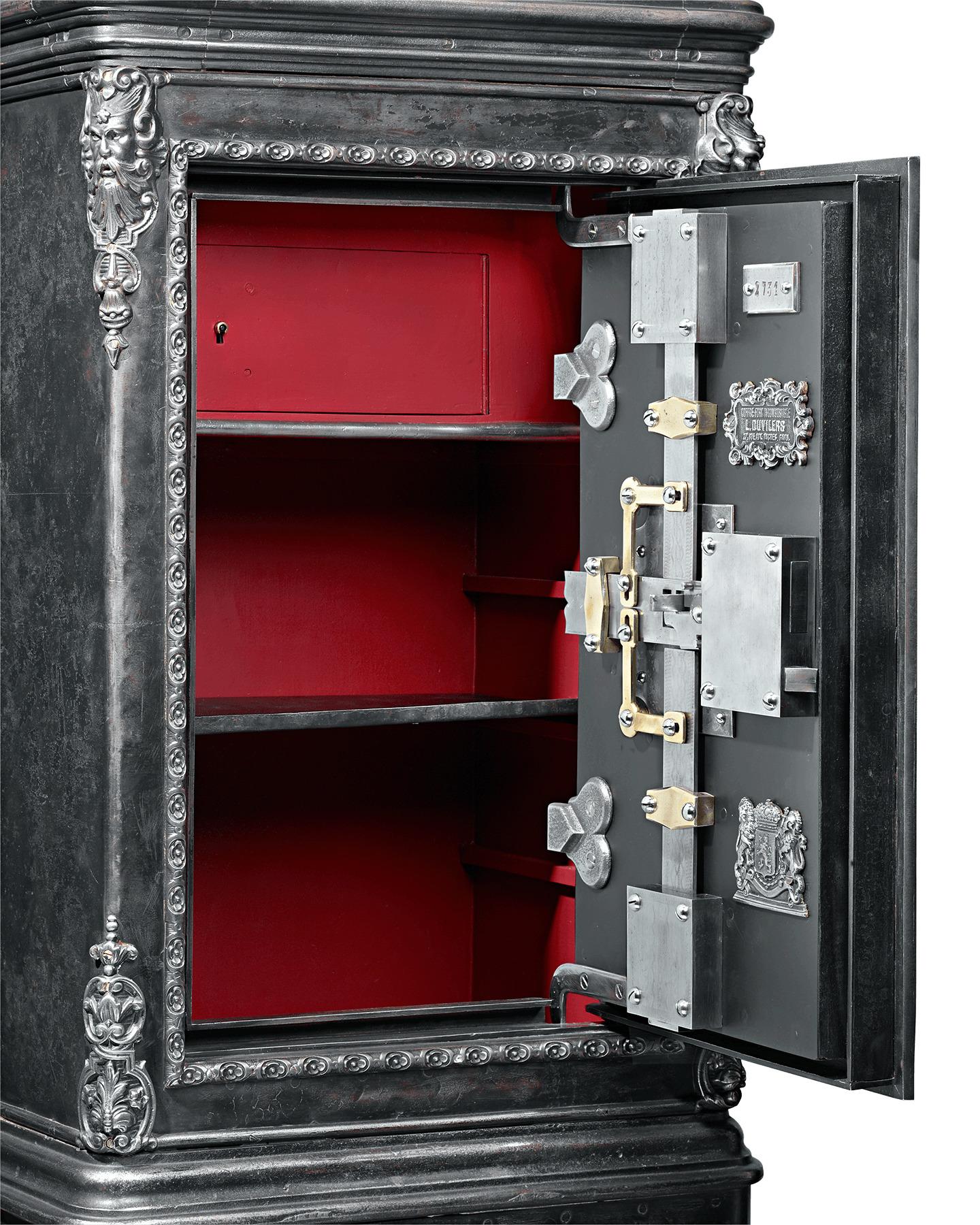 Belgian Iron Combination Safe by L. Duvilers In Excellent Condition In New Orleans, LA