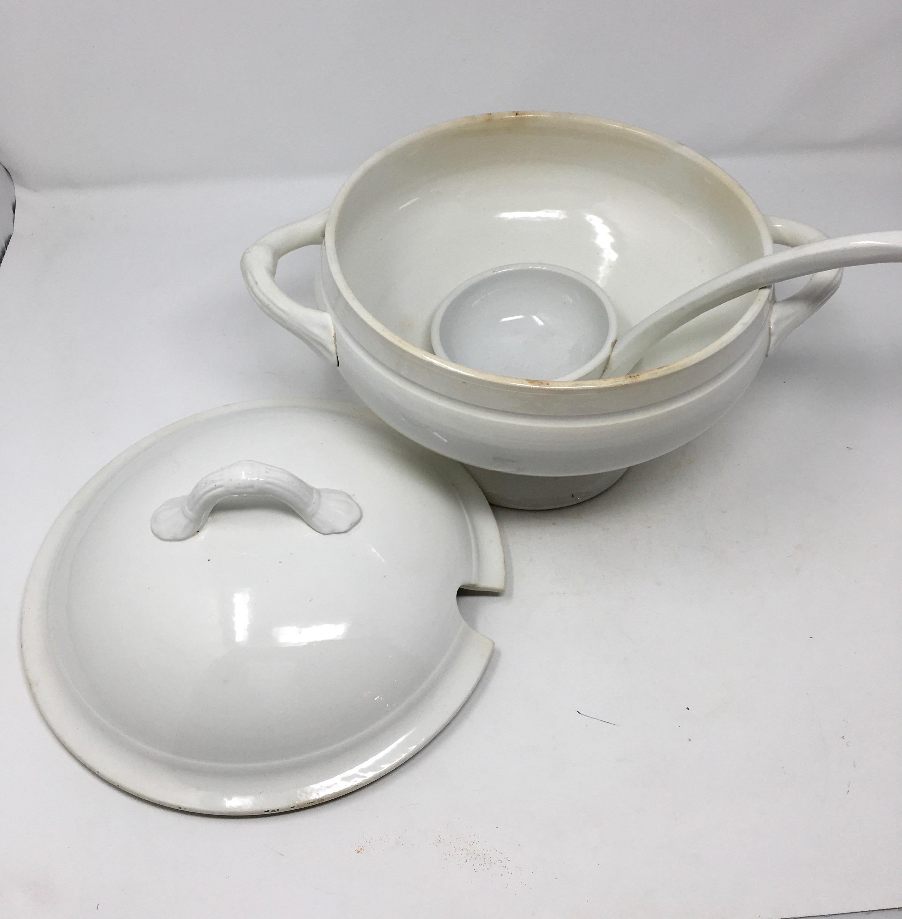 soup tureen with lid and ladle
