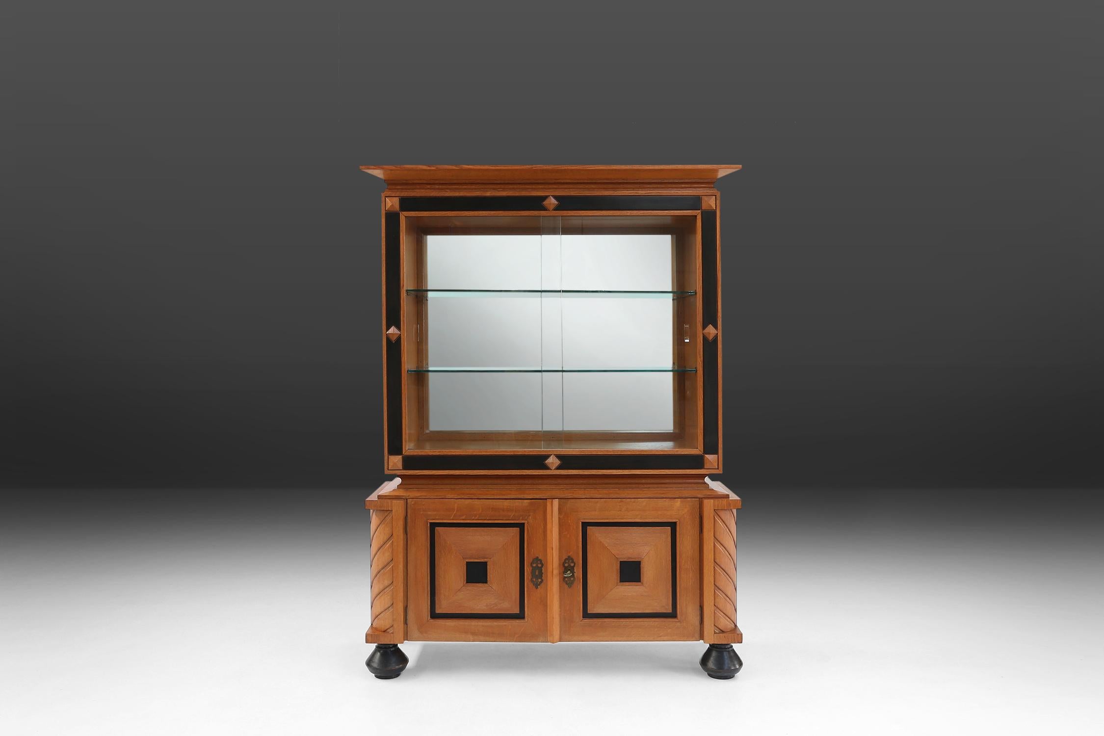 Belgian late Art Deco cabinet in solid oak For Sale 2
