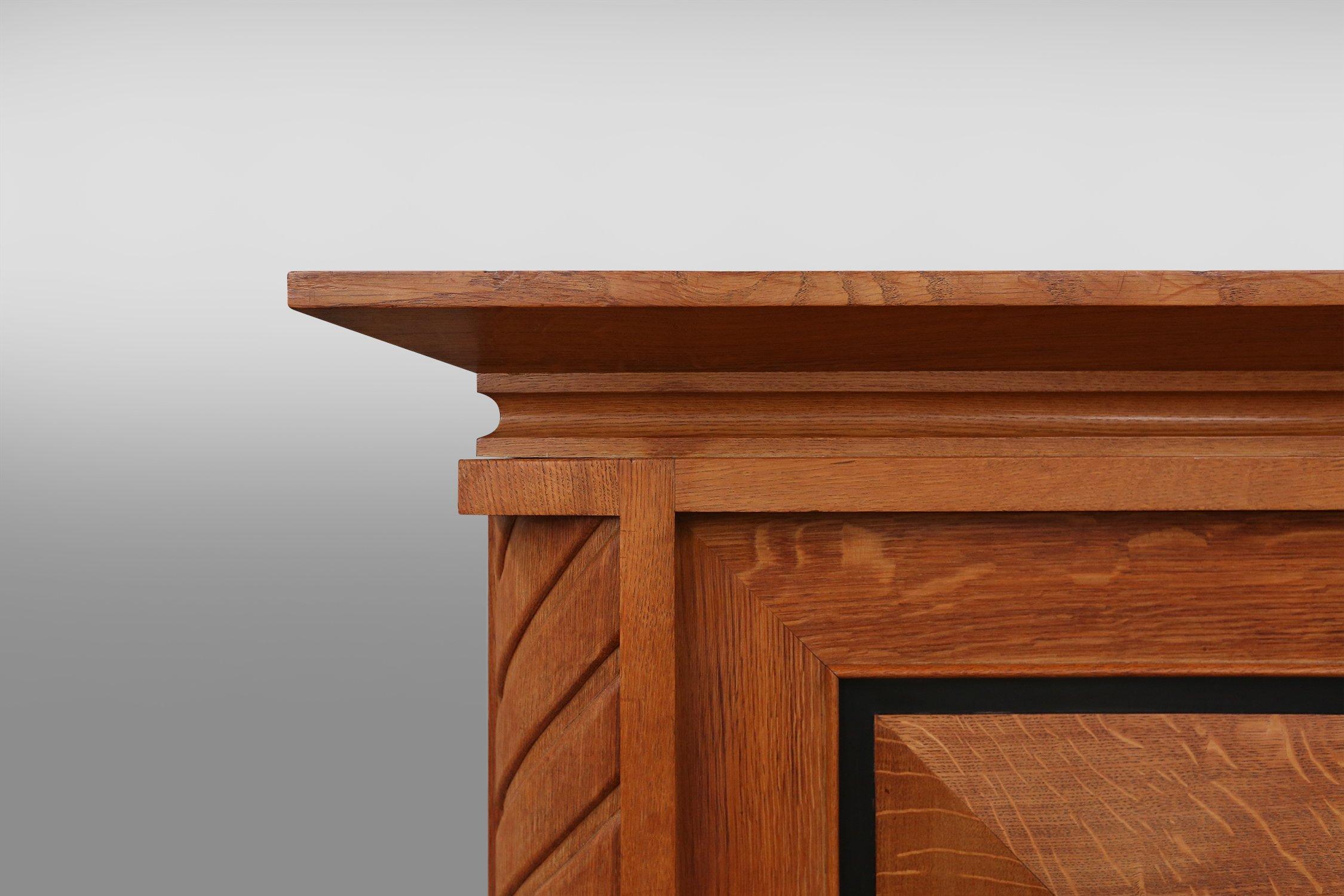 Belgisches Sideboard im späten Art déco Stil aus massiver Eiche und Messingdetails im Angebot 11