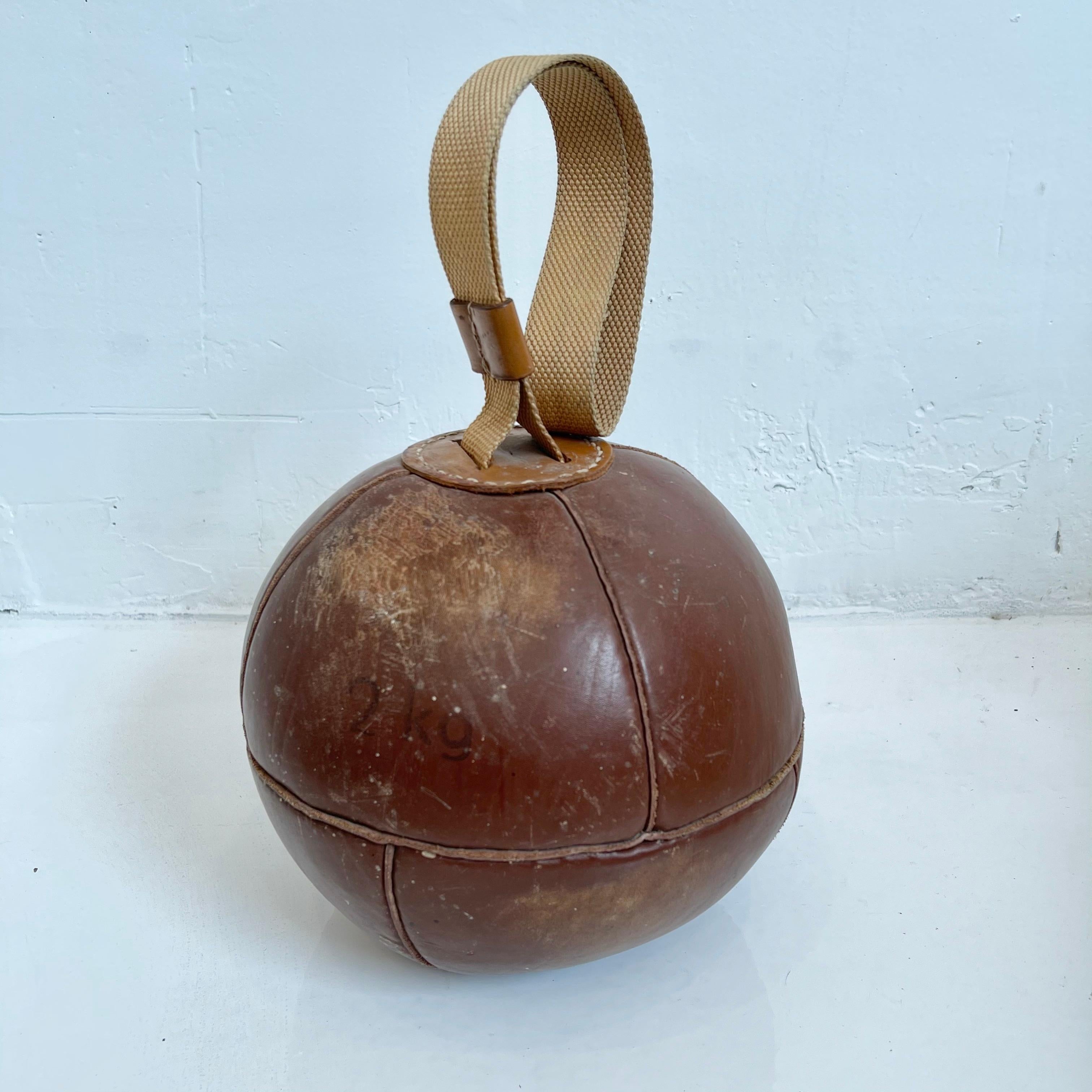 Belgian Leather Ball Weight In Good Condition In Los Angeles, CA