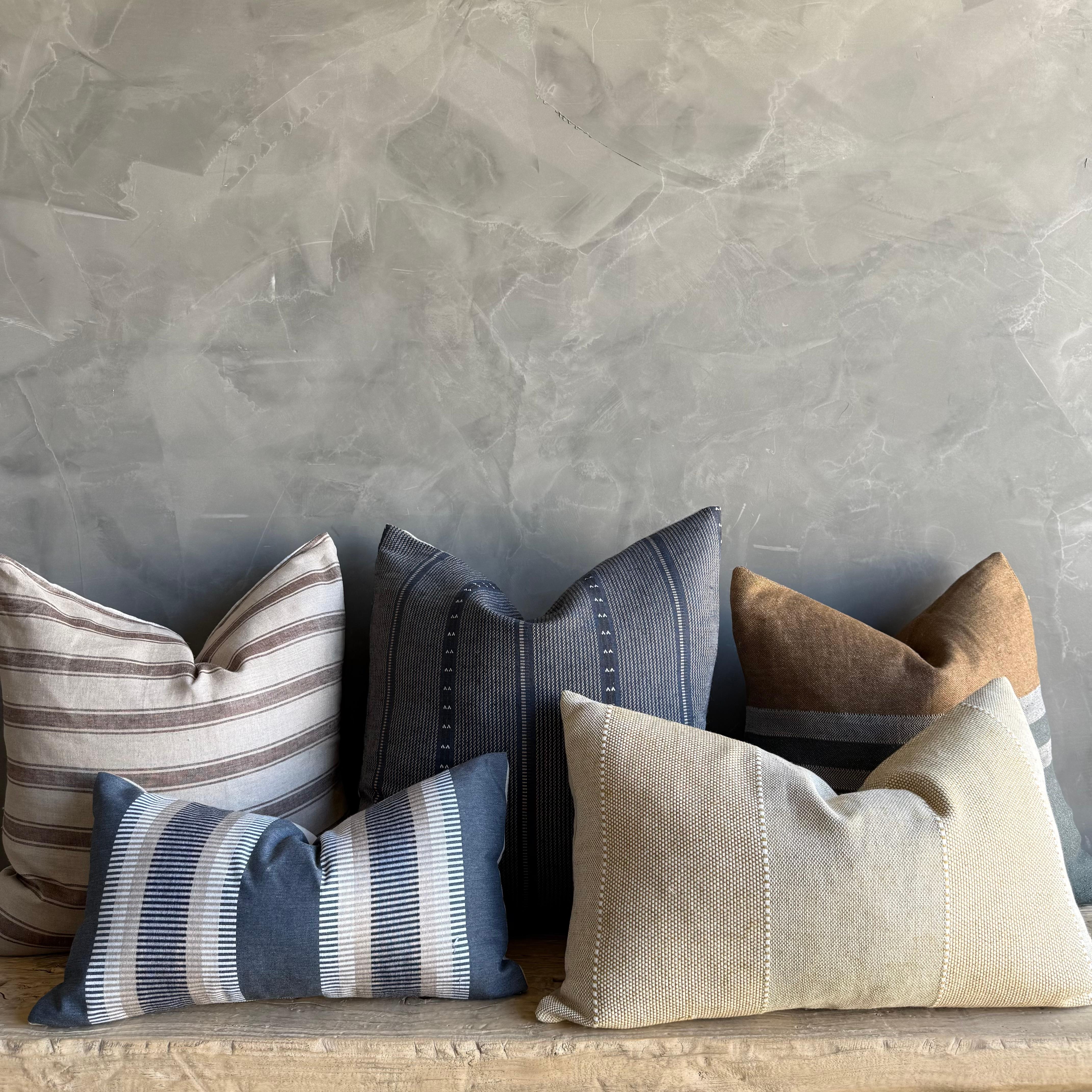 Almohada Aloutte de Lino Belga con Rayas Incluye Inserto de Pluma de Plumón en venta 3