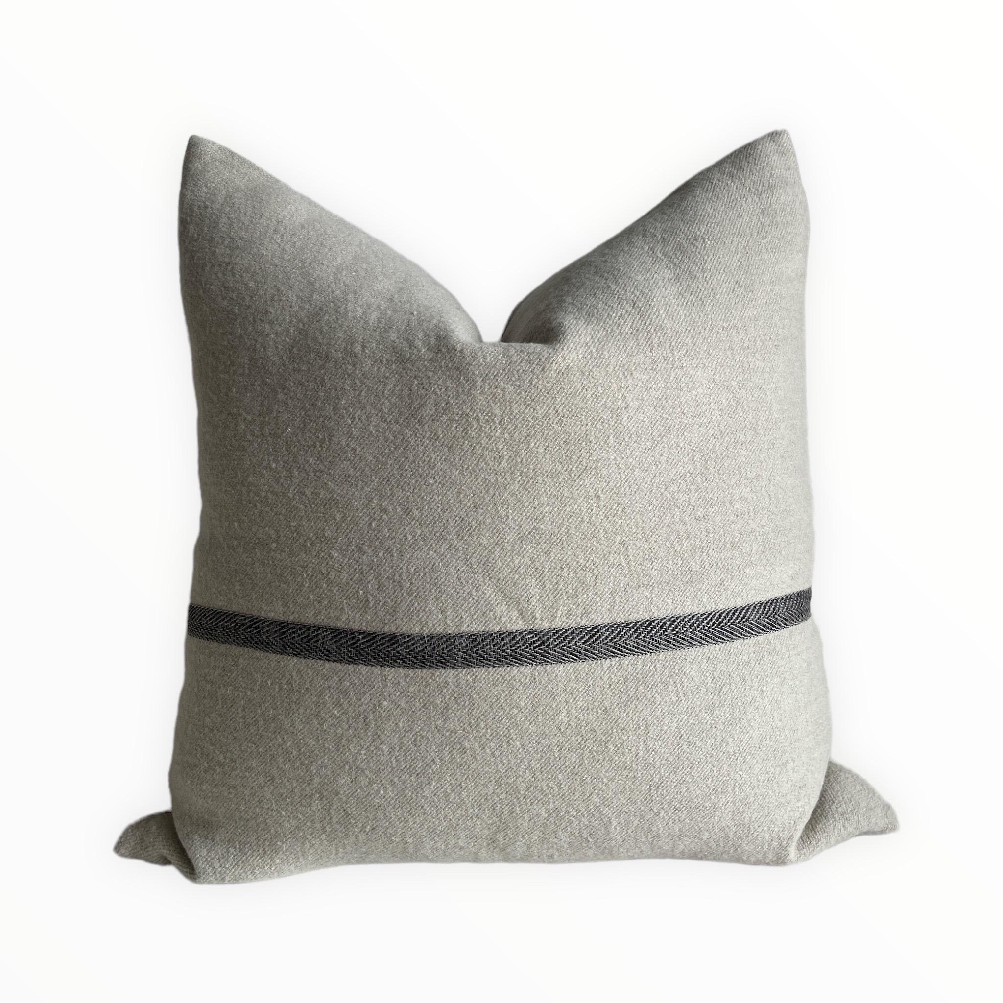 Belgian Linen and Wool Oversize Pillow Cover in Oatmeal and Coal For Sale 1