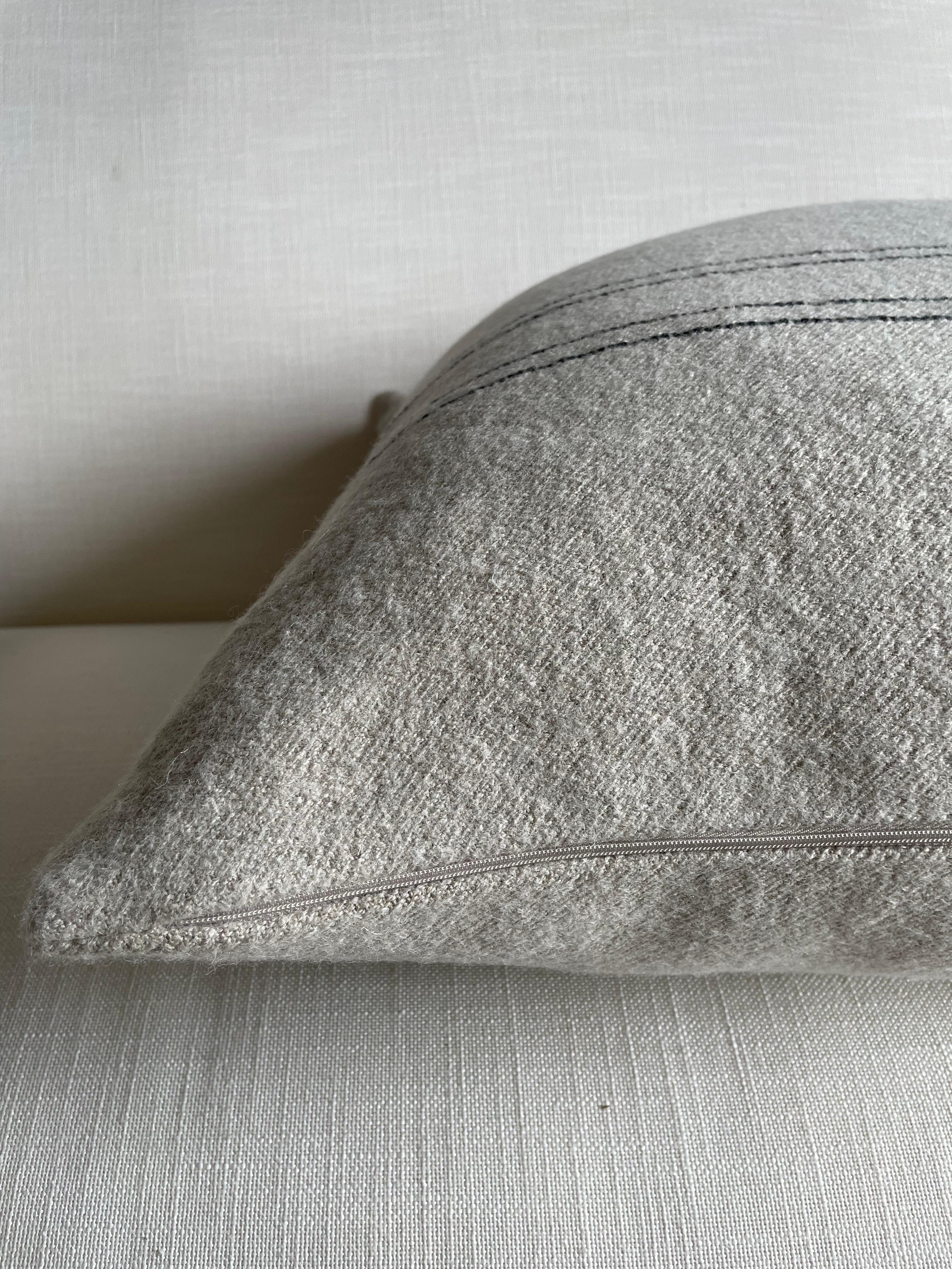Belgian Linen and Wool Oversize Pillow Cover in Oatmeal and Coal For Sale 3