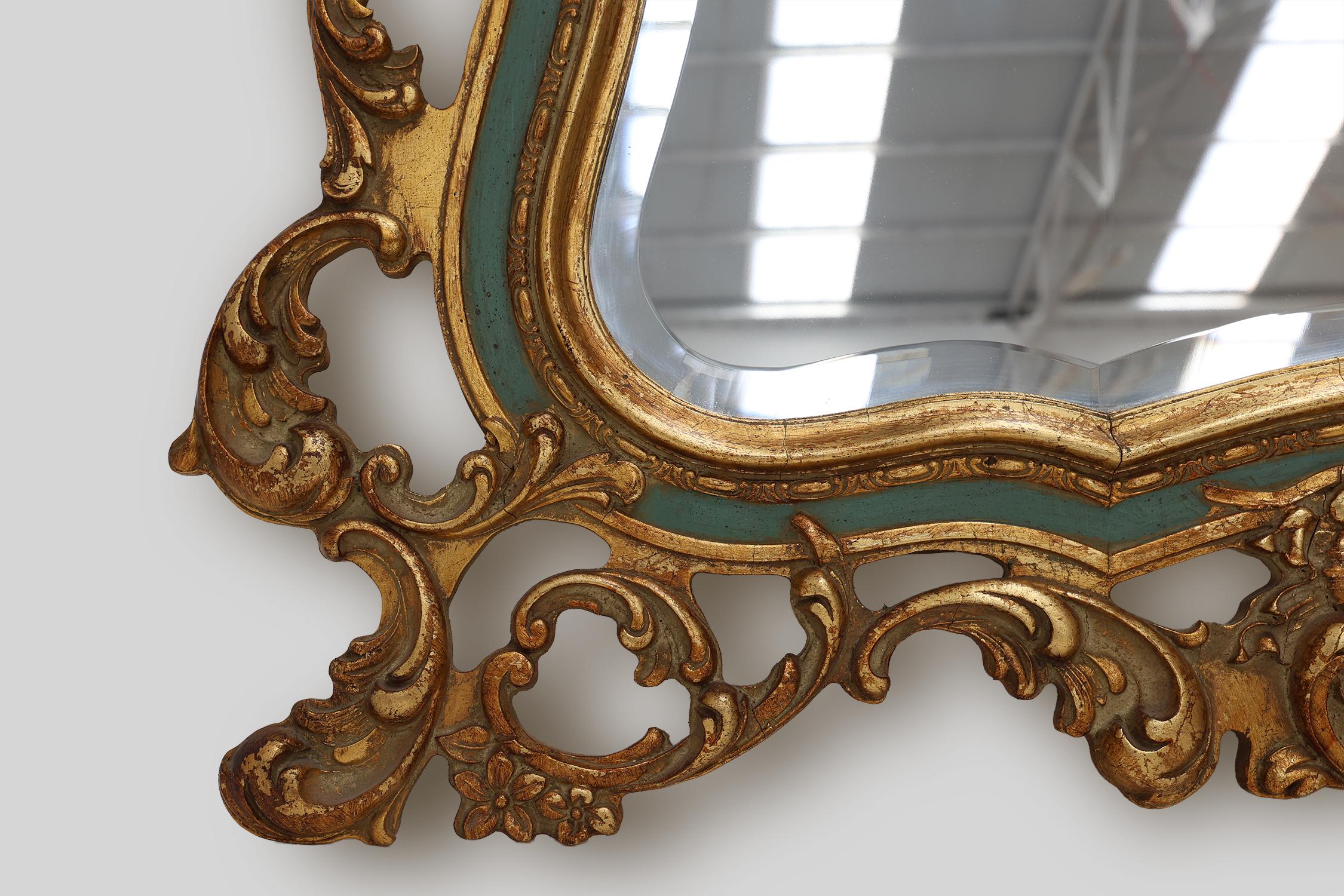 Miroir doré baroque belge de style Louis XV avec Label 