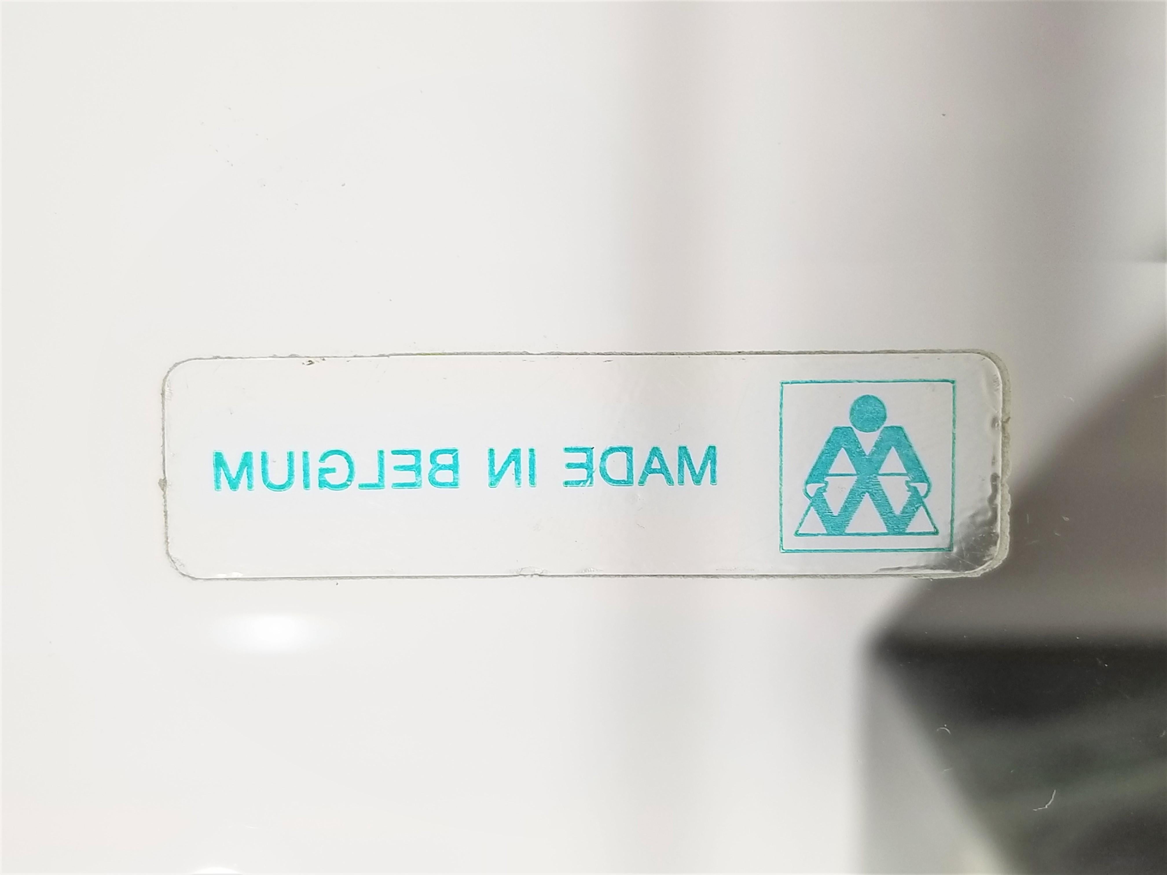 Table belge du milieu des années 1970 en vente 13