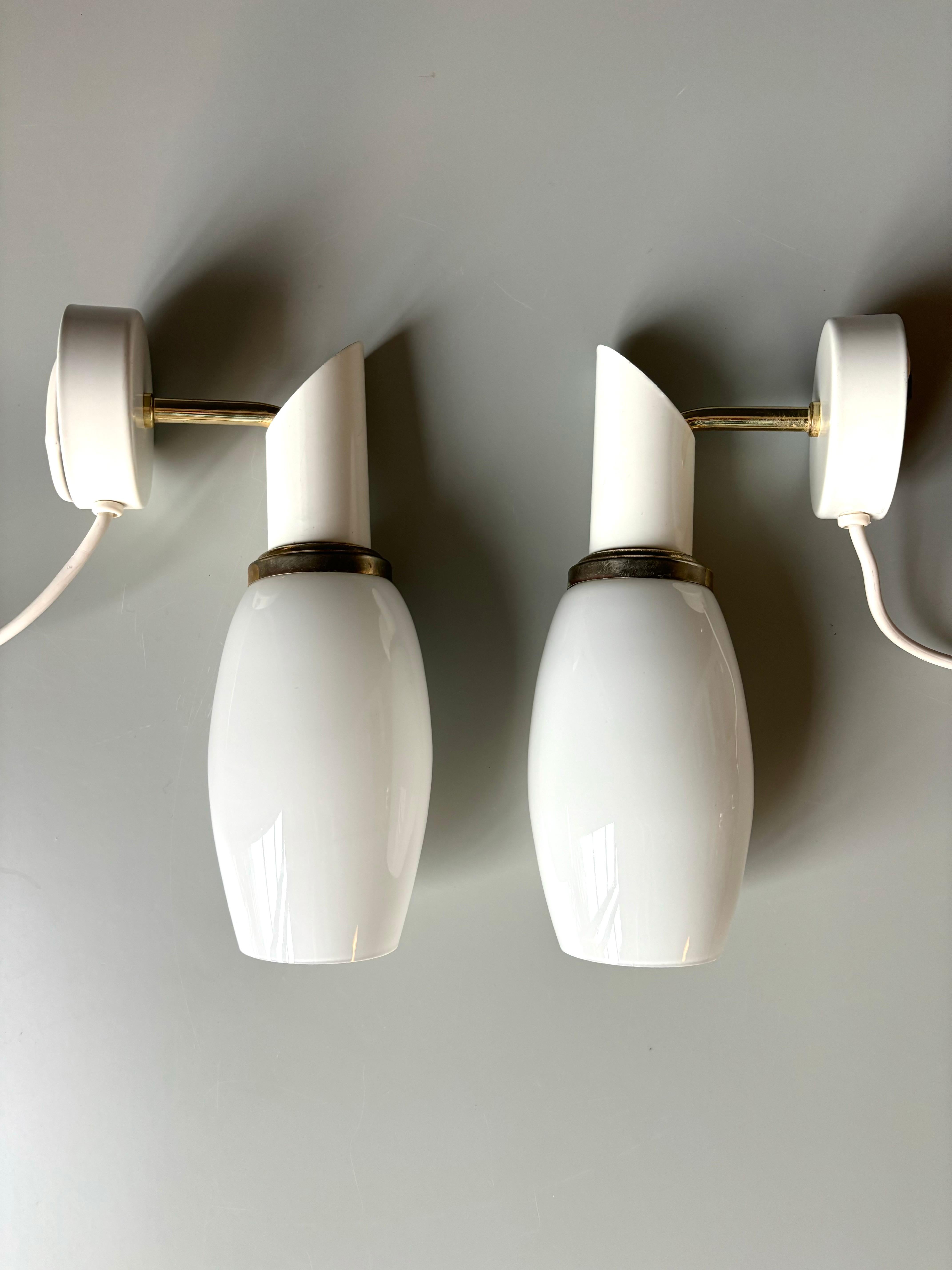 Belgian Massive Lighting White Wall Lights, 1990s In Good Condition For Sale In Copenhagen, DK