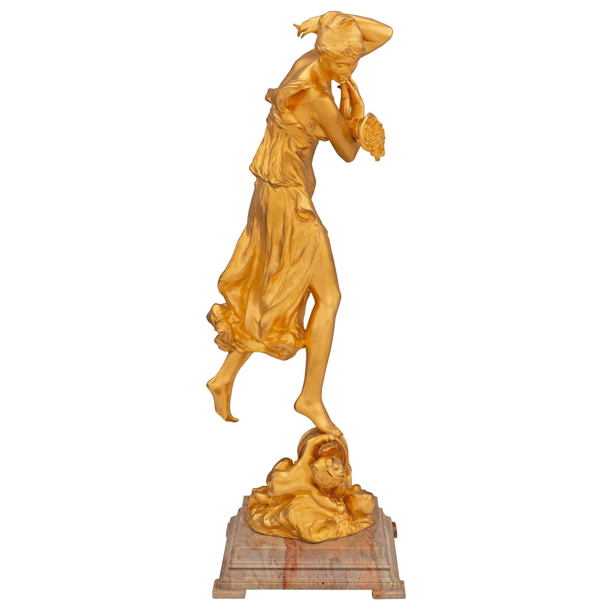 Belgische Statue aus Goldbronze und Sarrancolin-Marmor im Louis-XVI-Stil aus der Mitte des 19. Jahrhunderts (Louis XVI.) im Angebot