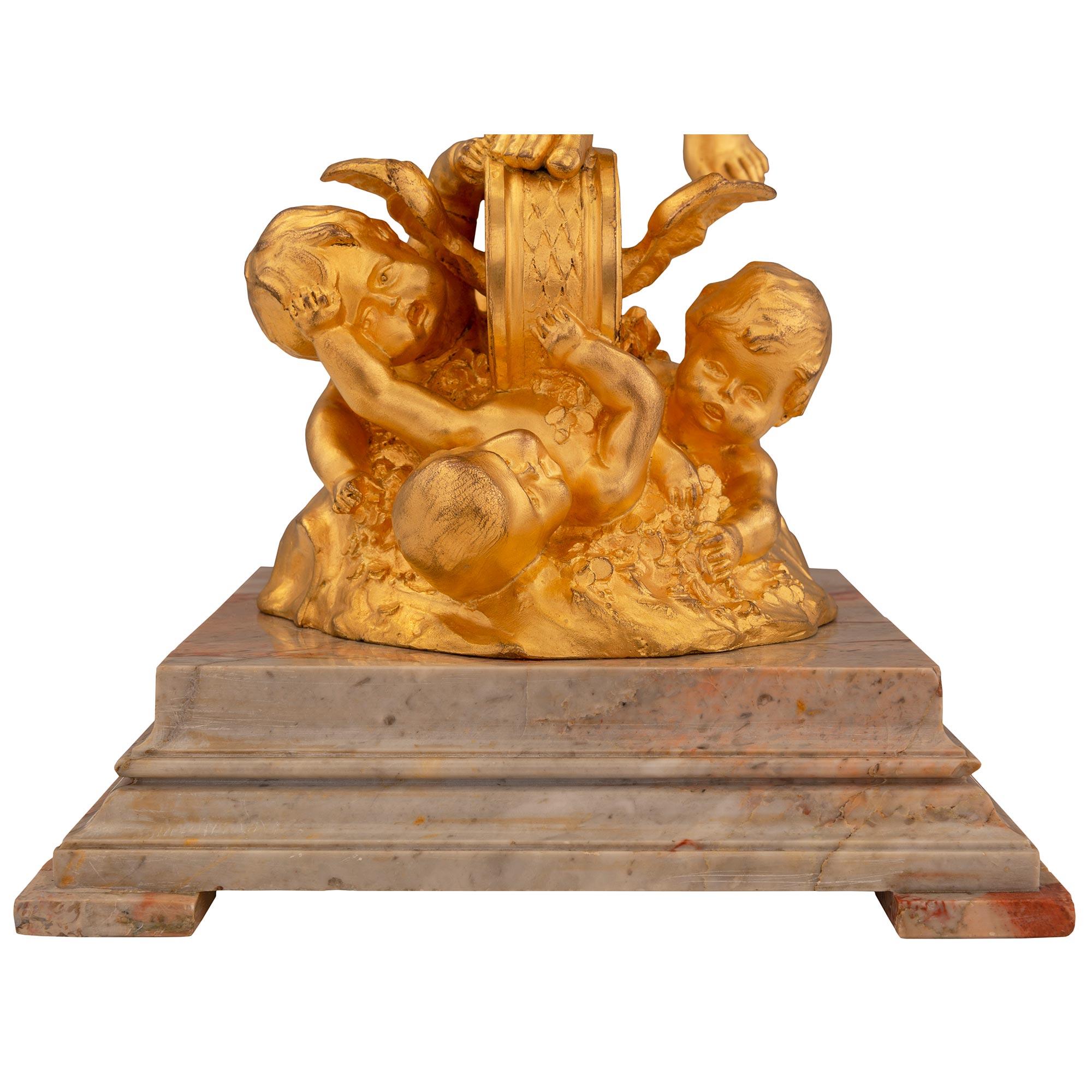 Statua belga della metà del XIX secolo di San Luigi XVI in marmo ormolu e sarrancolino in vendita 3