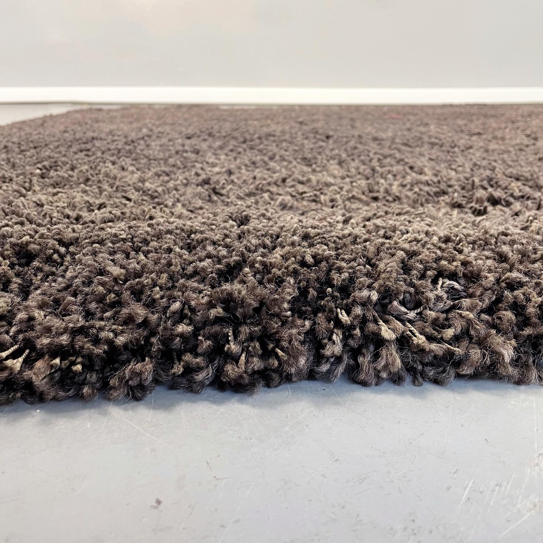 Belgian Mid-Century Brown Gray Polypropylene Long-Haired carpet, 1970s In Good Condition For Sale In MIlano, IT