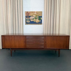 Credenza belga in teak della metà del secolo scorso di Oswald Vermaercke, V-Form