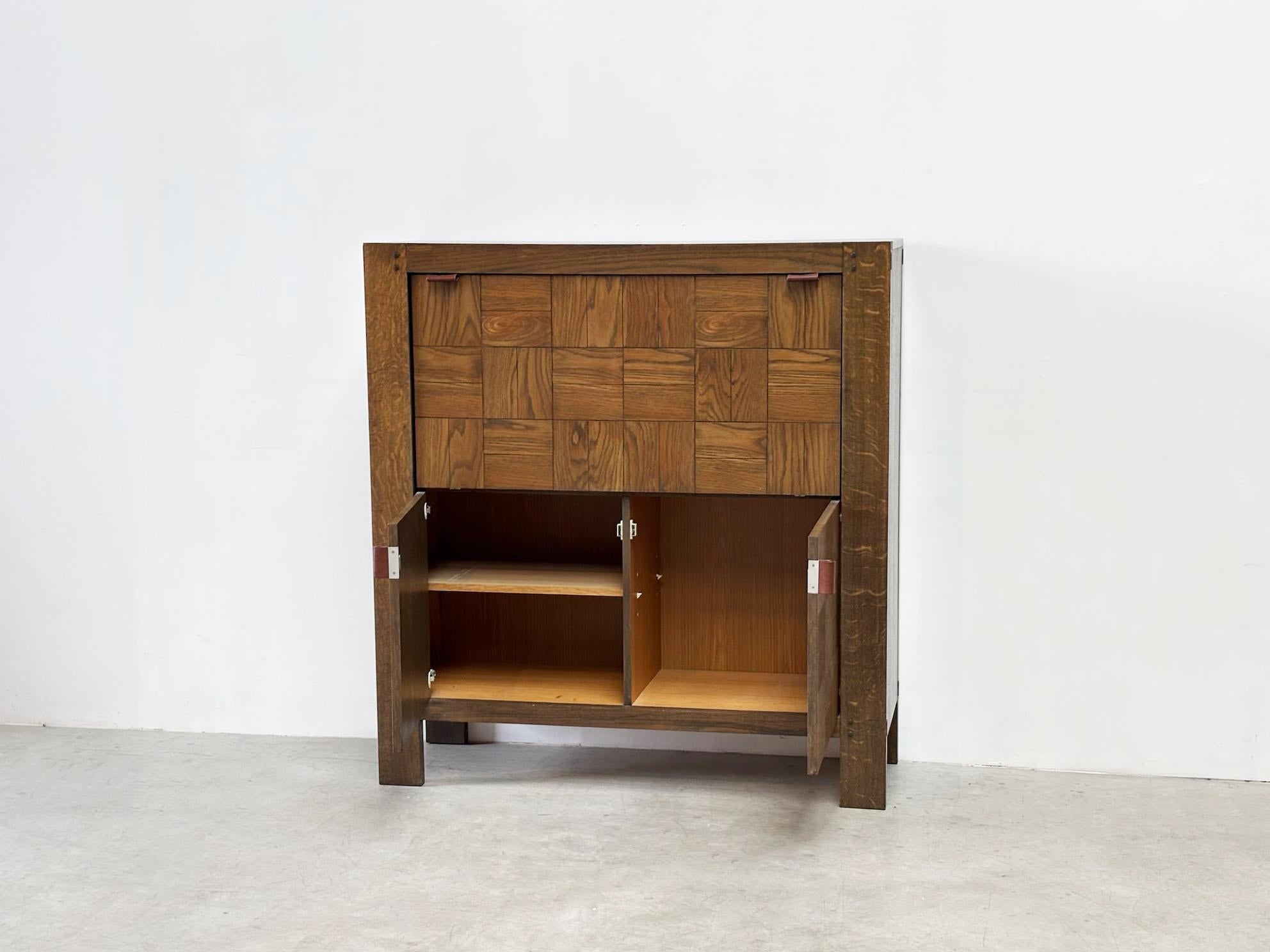 Credenza belga 