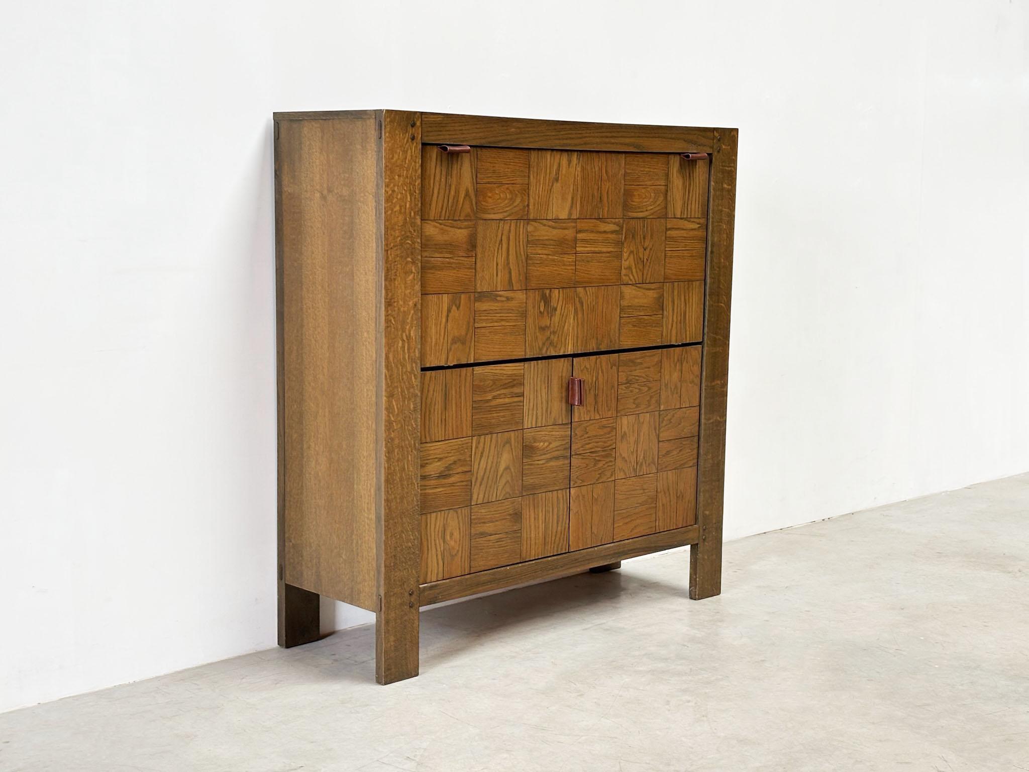 Credenza belga 