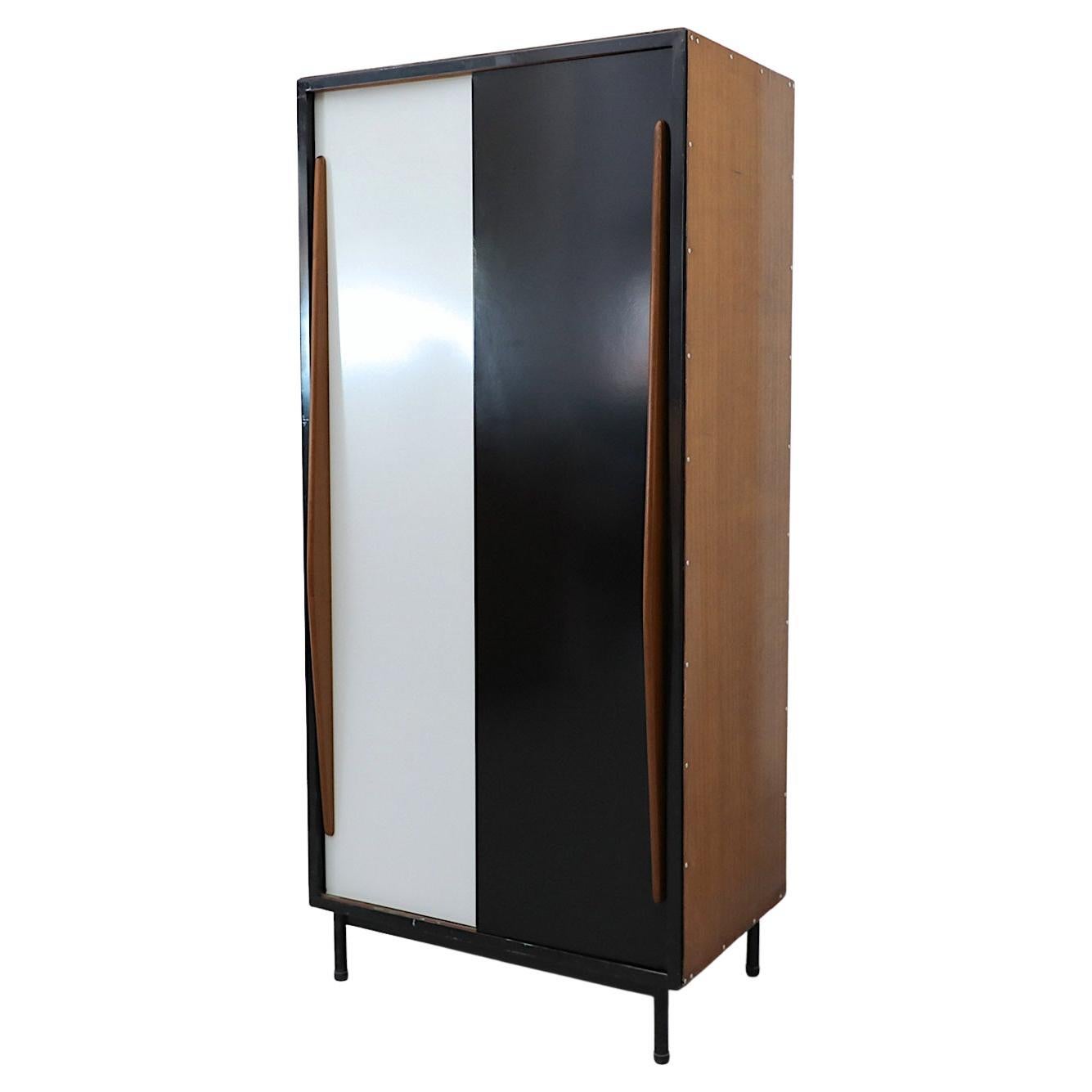 What is a free standing cabinet?