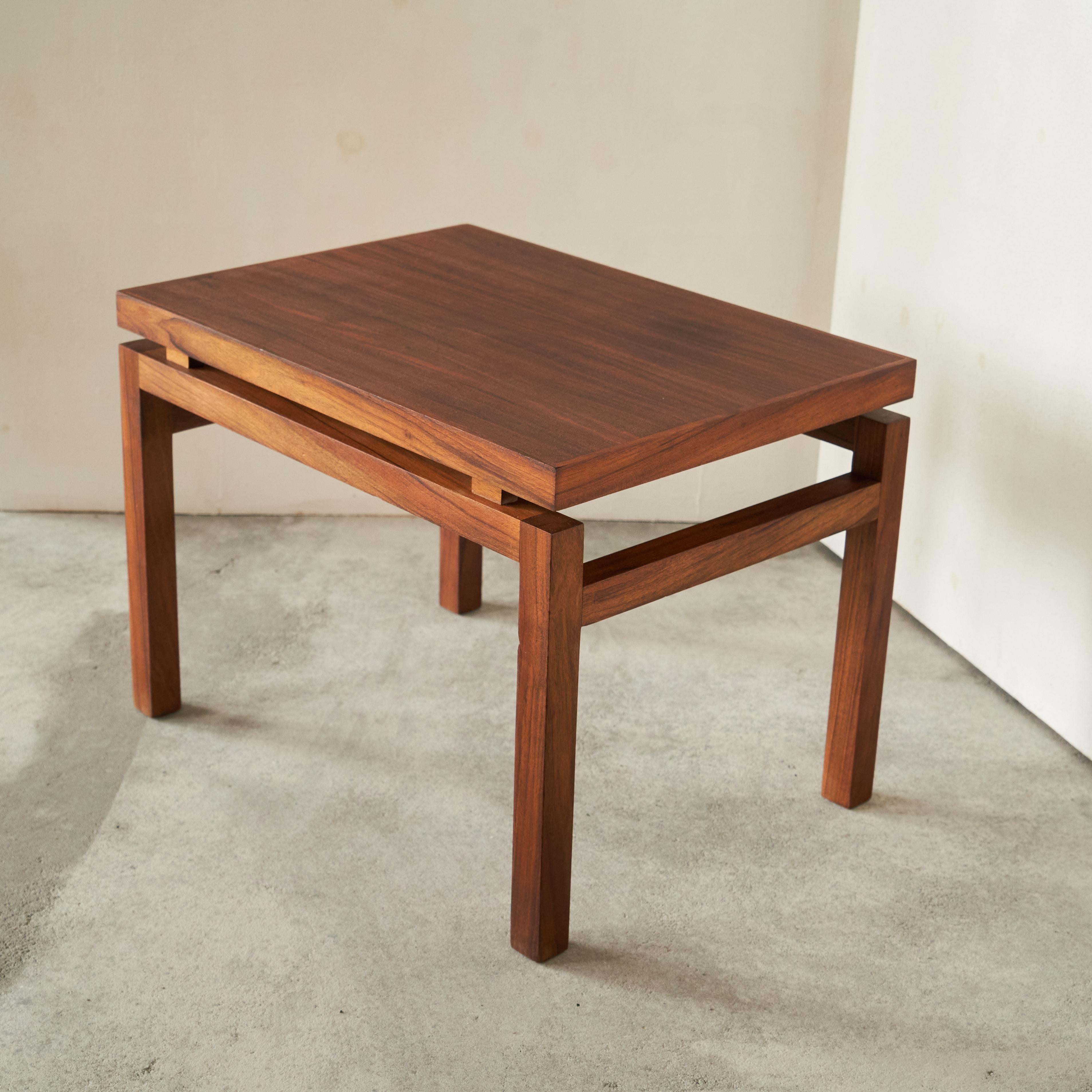 Hand-Crafted Belgian Modernist Coffee or Side Table in Walnut 1960s For Sale