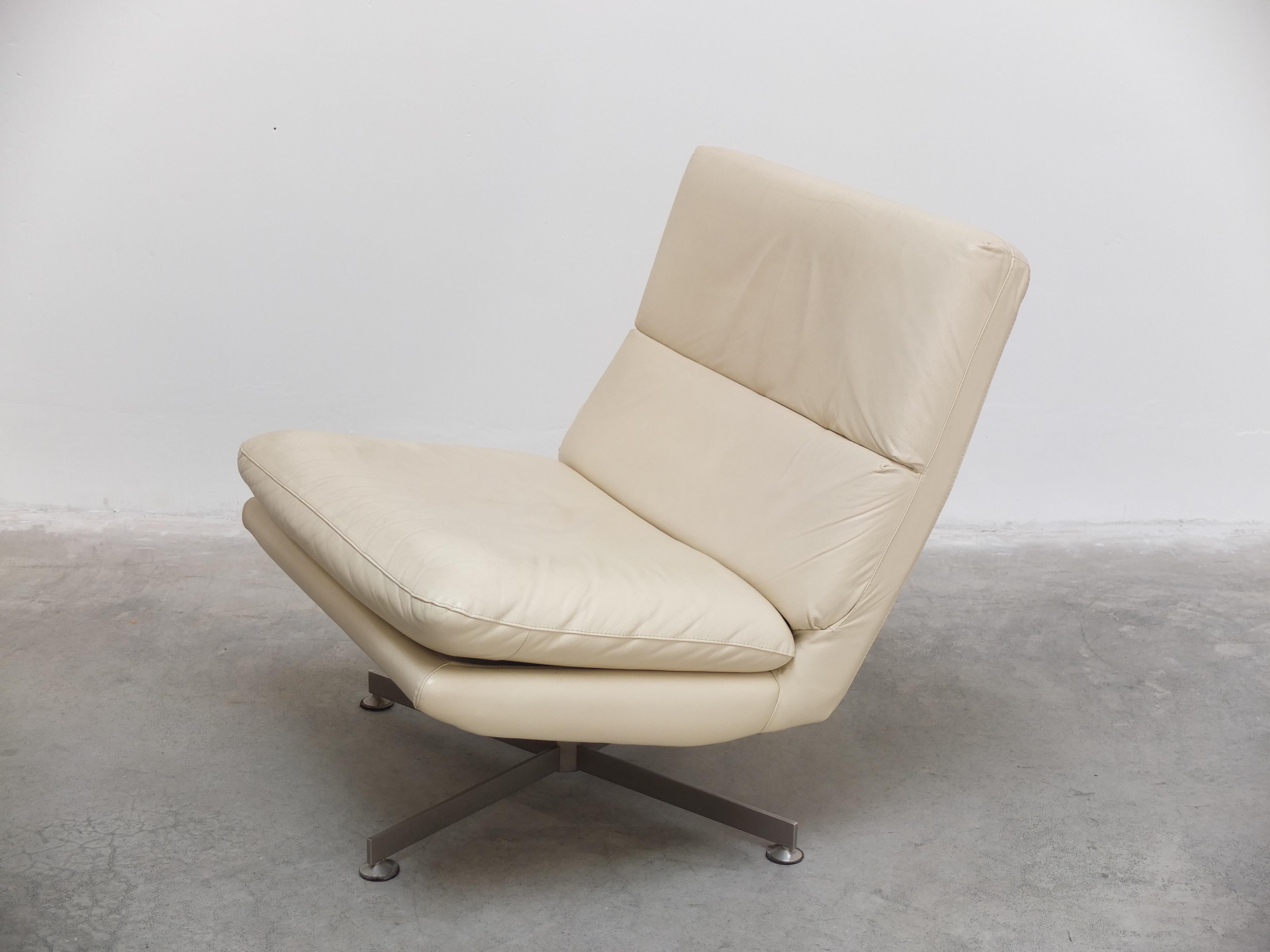 Belgian Modernist Swivel Lounge Chair by Georges Van Rijck for Beaufort, 1960s 4