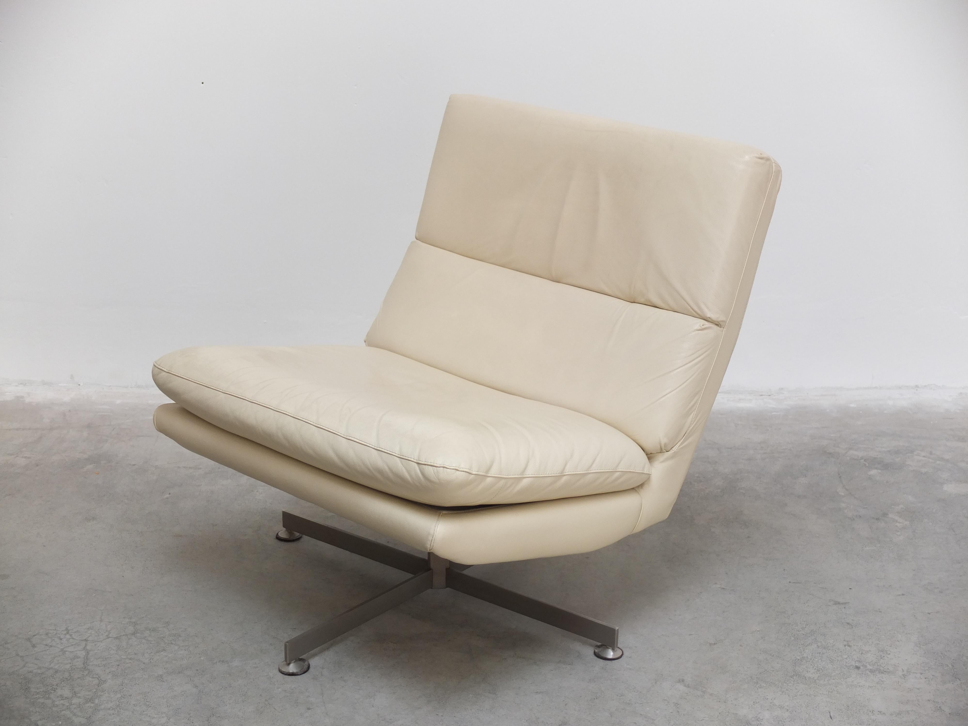 Belgian Modernist Swivel Lounge Chair by Georges Van Rijck for Beaufort, 1960s 5