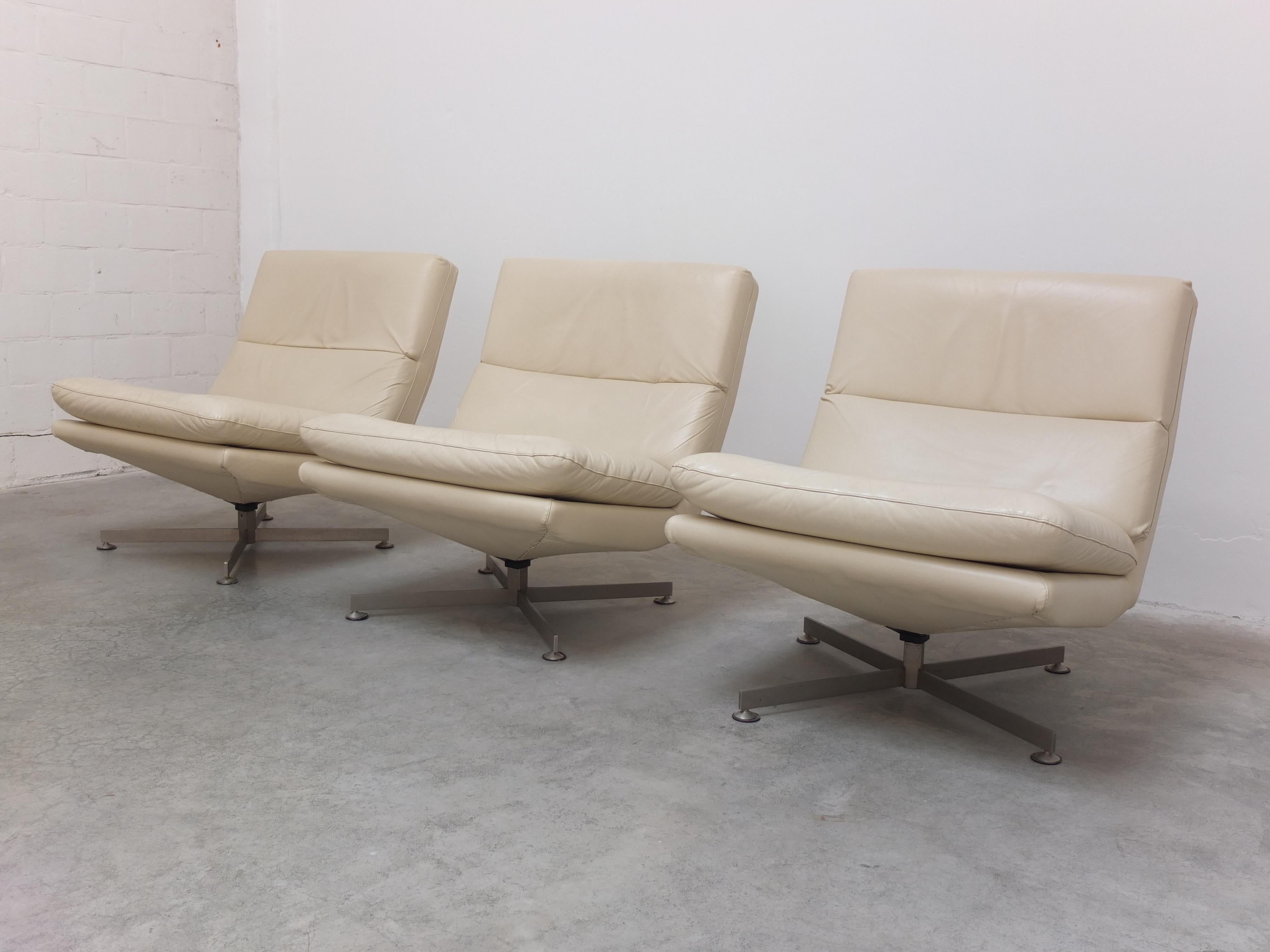 Belgian Modernist Swivel Lounge Chairs by Georges Van Rijck for Beaufort, 1960s 12