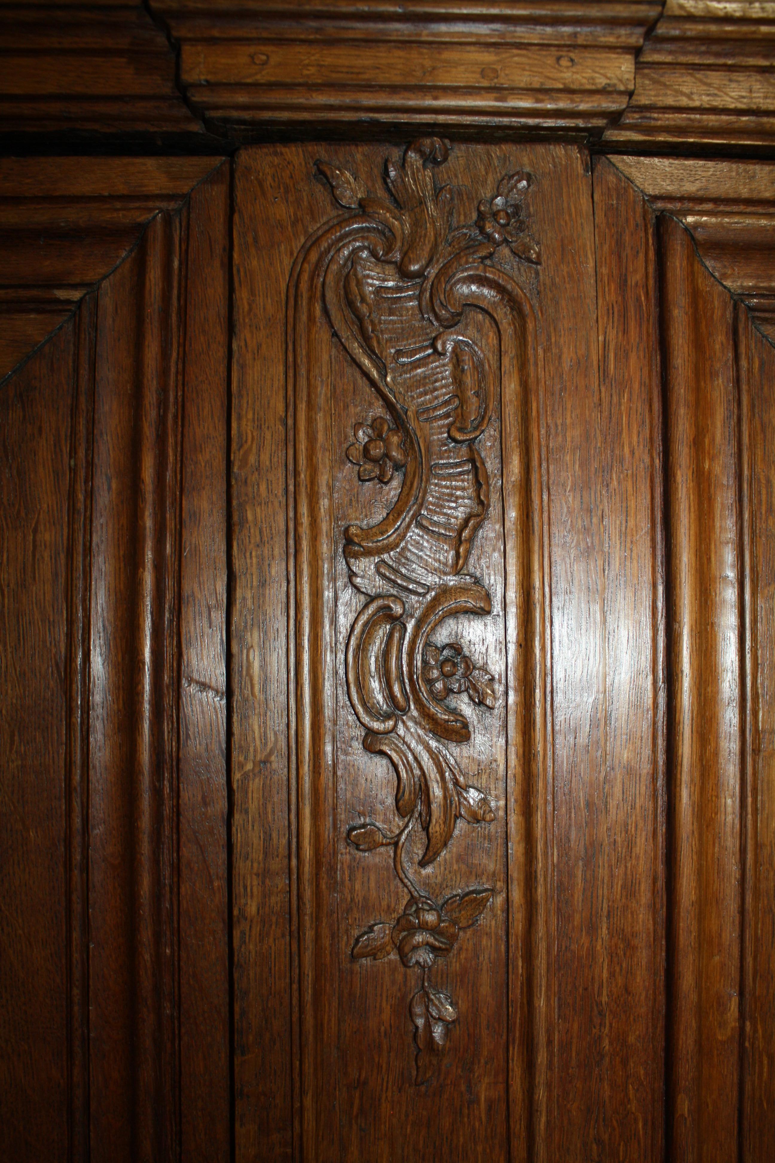 Early 19th Century Belgian Oak Armoire, circa 1820 For Sale