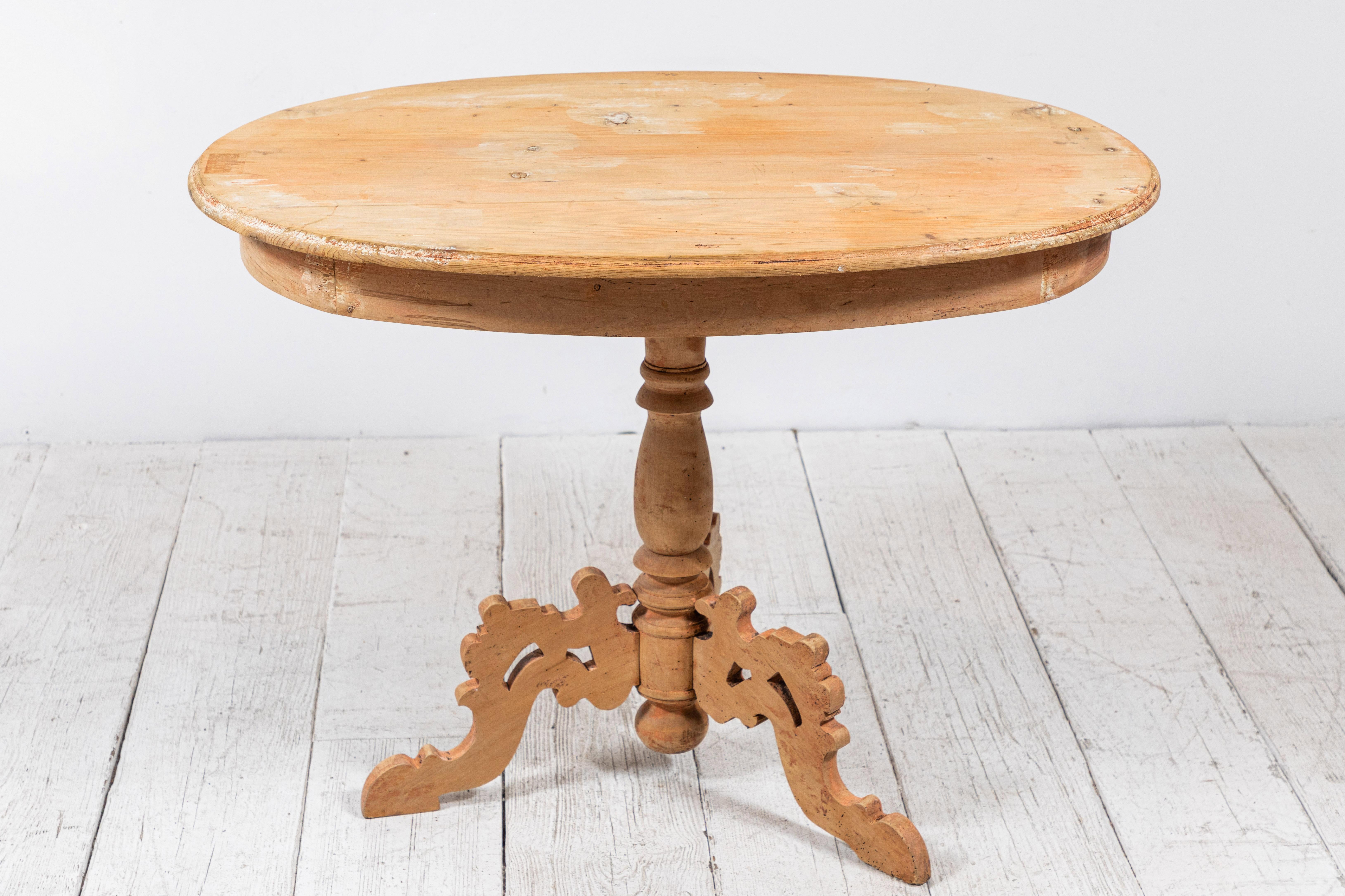Belgian Oval Entry Table with Ornate Base (Belgisch)