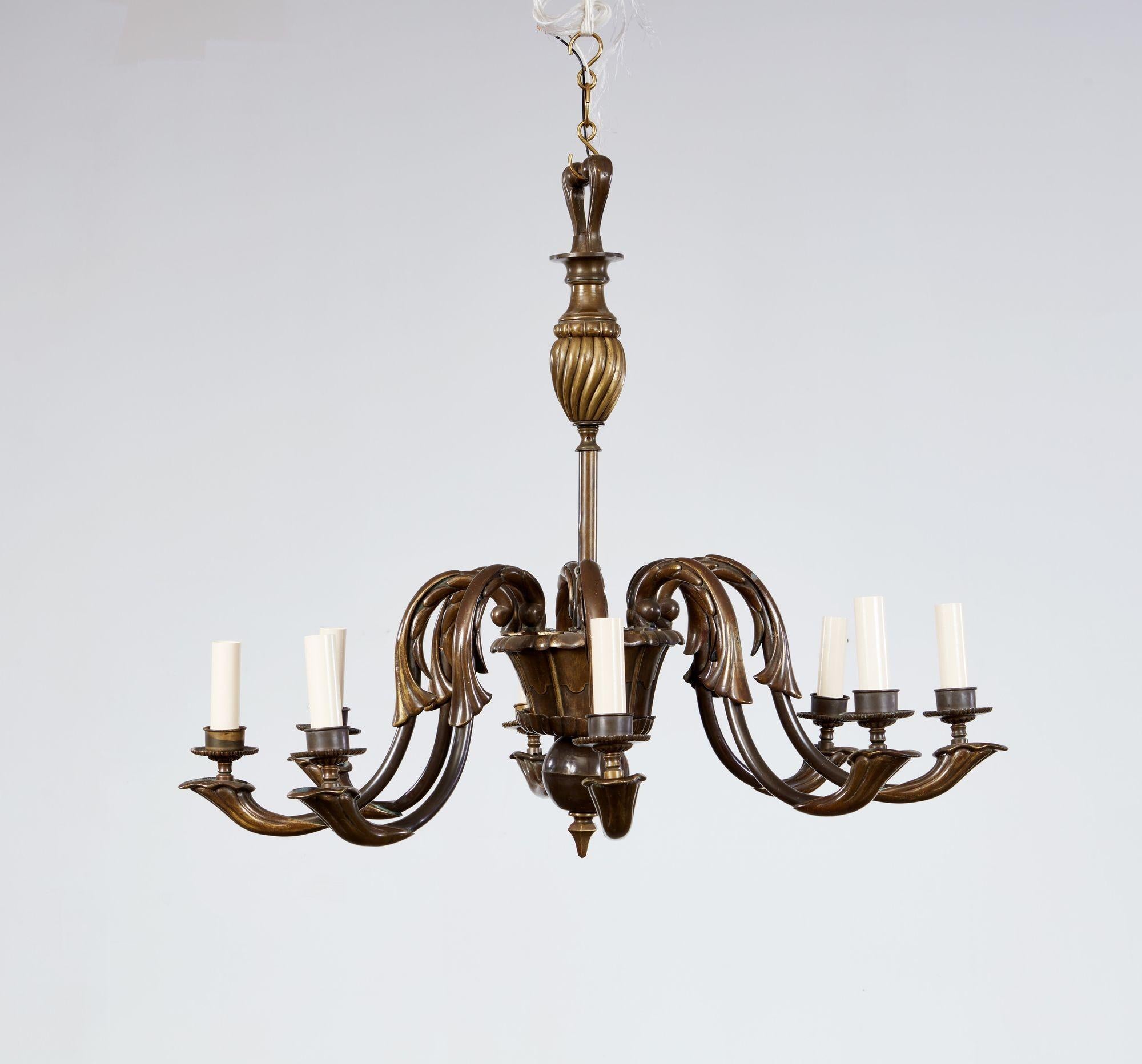 Lampadario belga in bronzo patinato in vendita 2