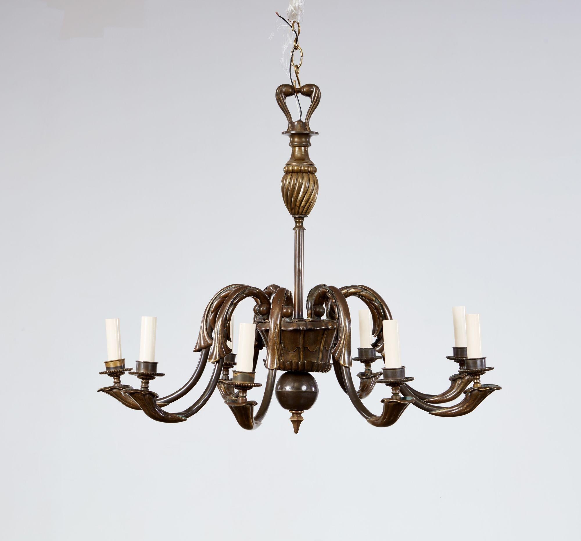 Lampadario belga in bronzo patinato in vendita 3